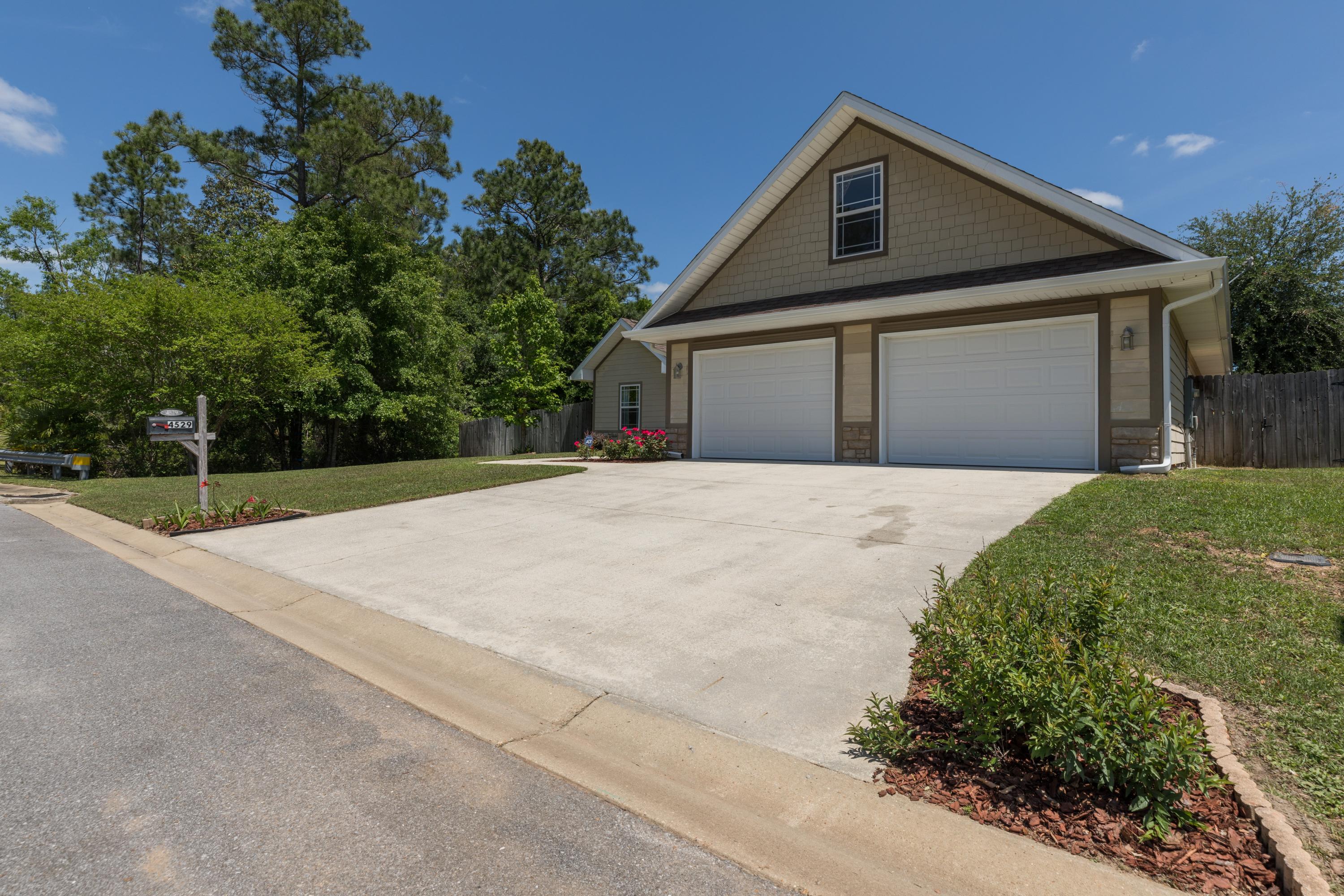 DUGGAN POND ESTATES - Residential