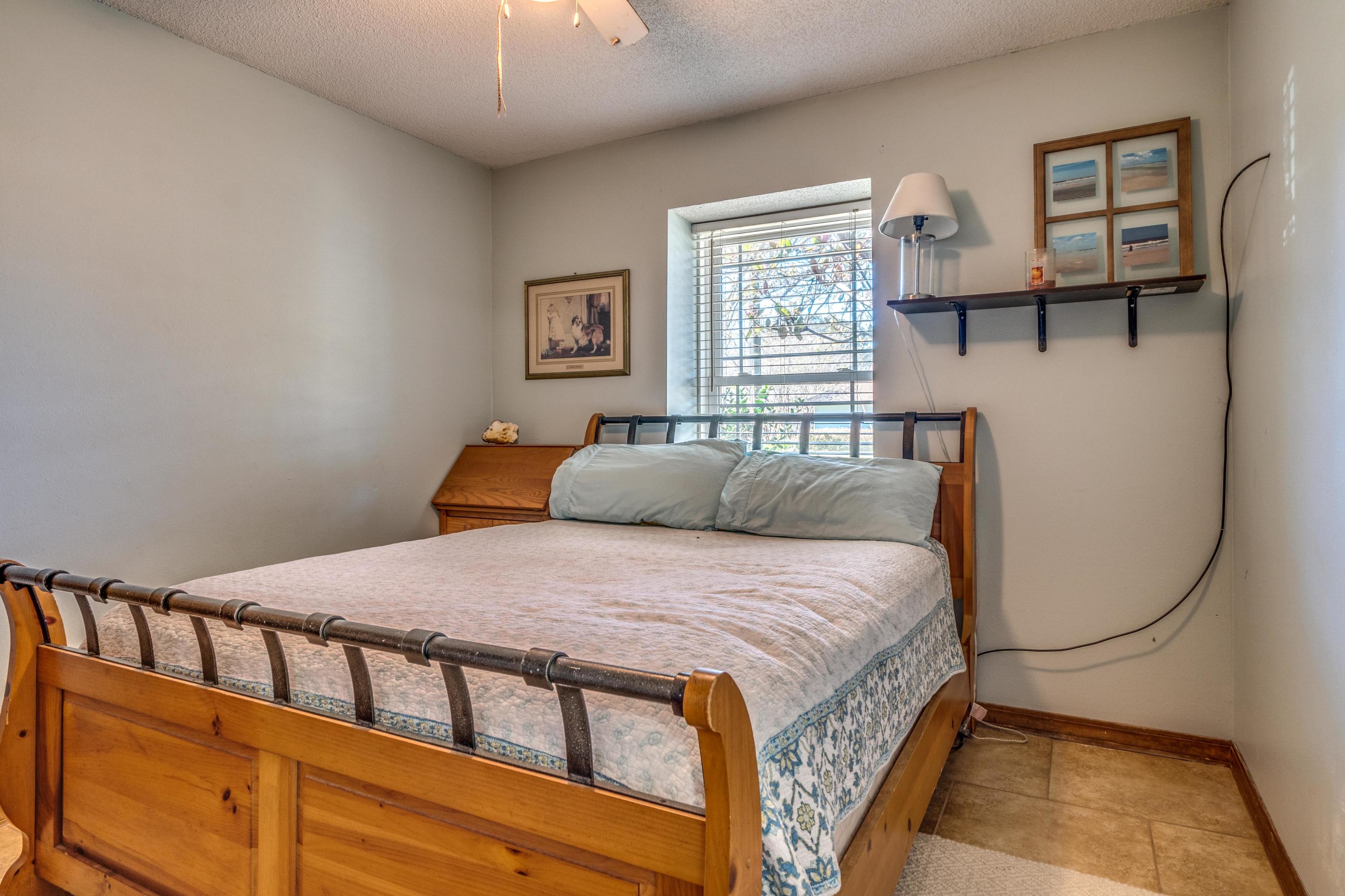 PINE MEADOWS 2ND ADDN - Residential