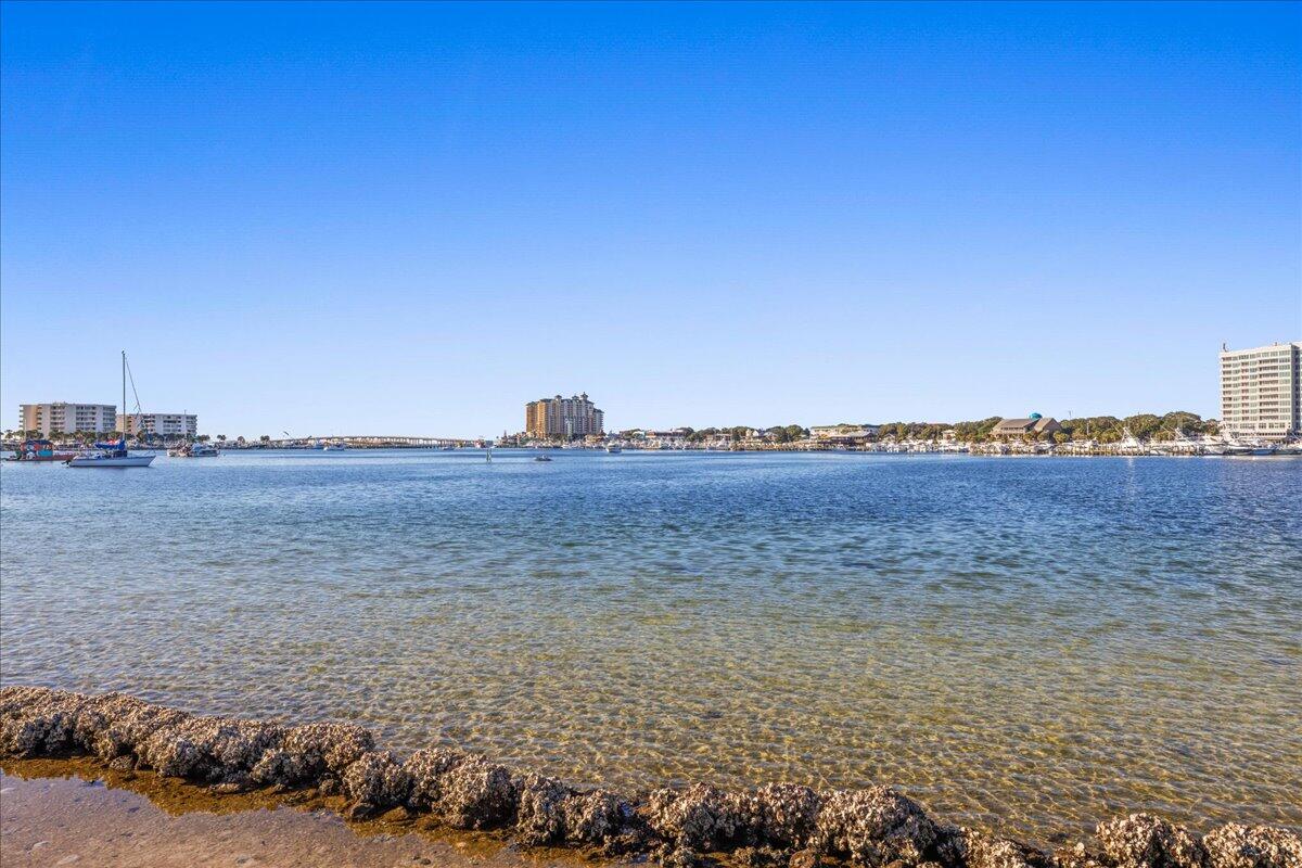 DESTIN HARBOR RESORT - Residential Lease