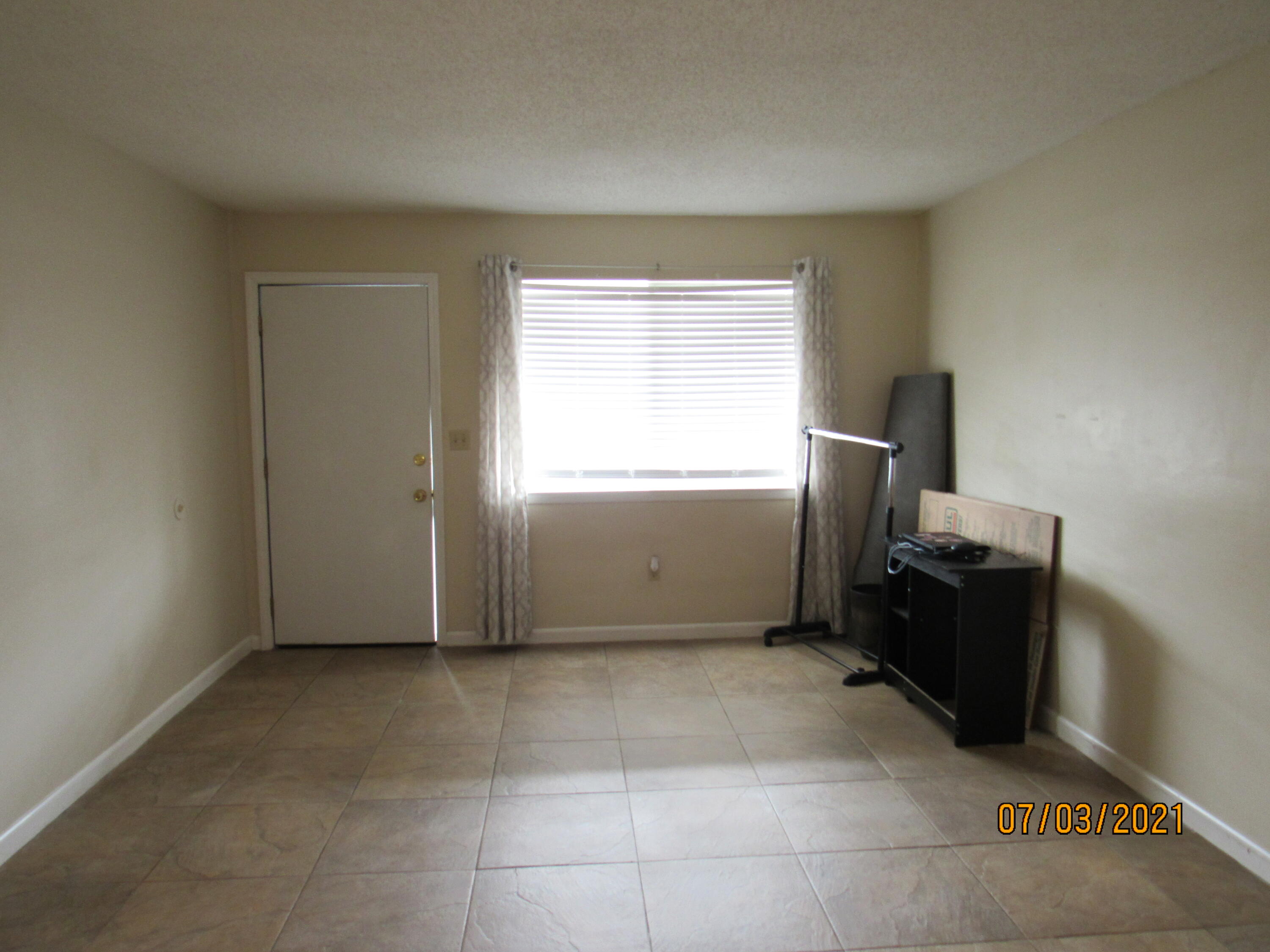 COLLEGE PARK CONDO - Residential Lease