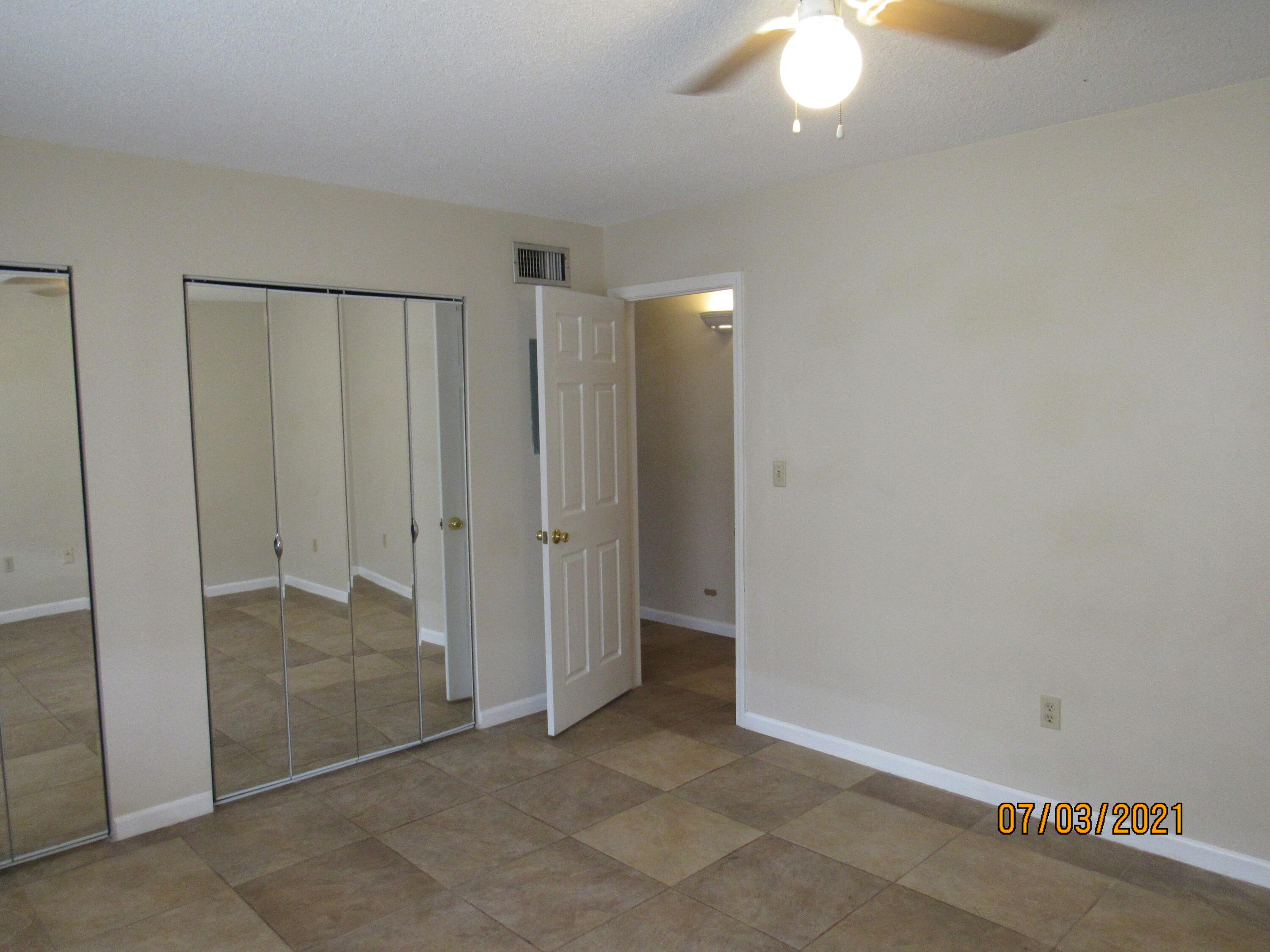 COLLEGE PARK CONDO - Residential Lease