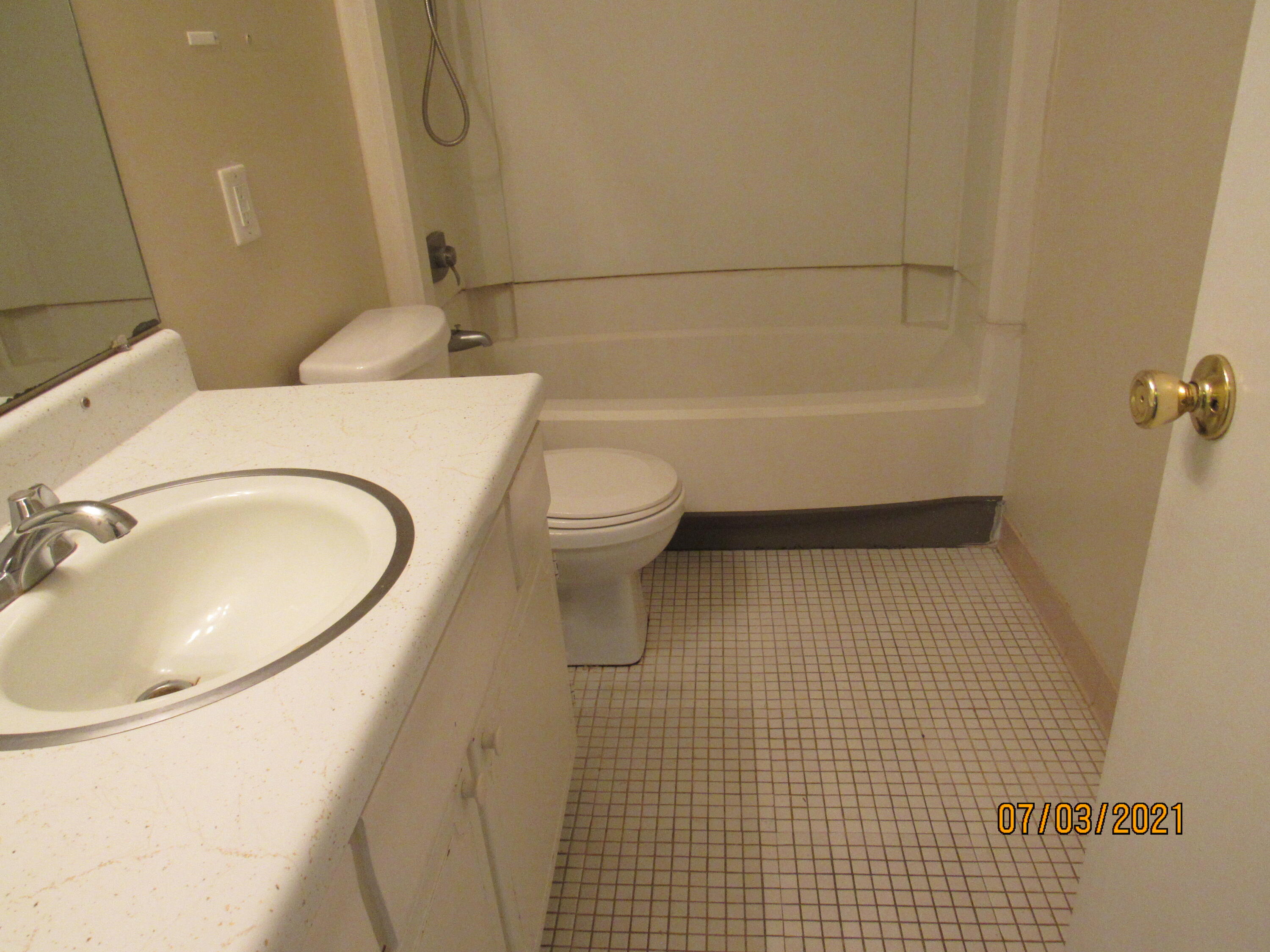COLLEGE PARK CONDO - Residential Lease