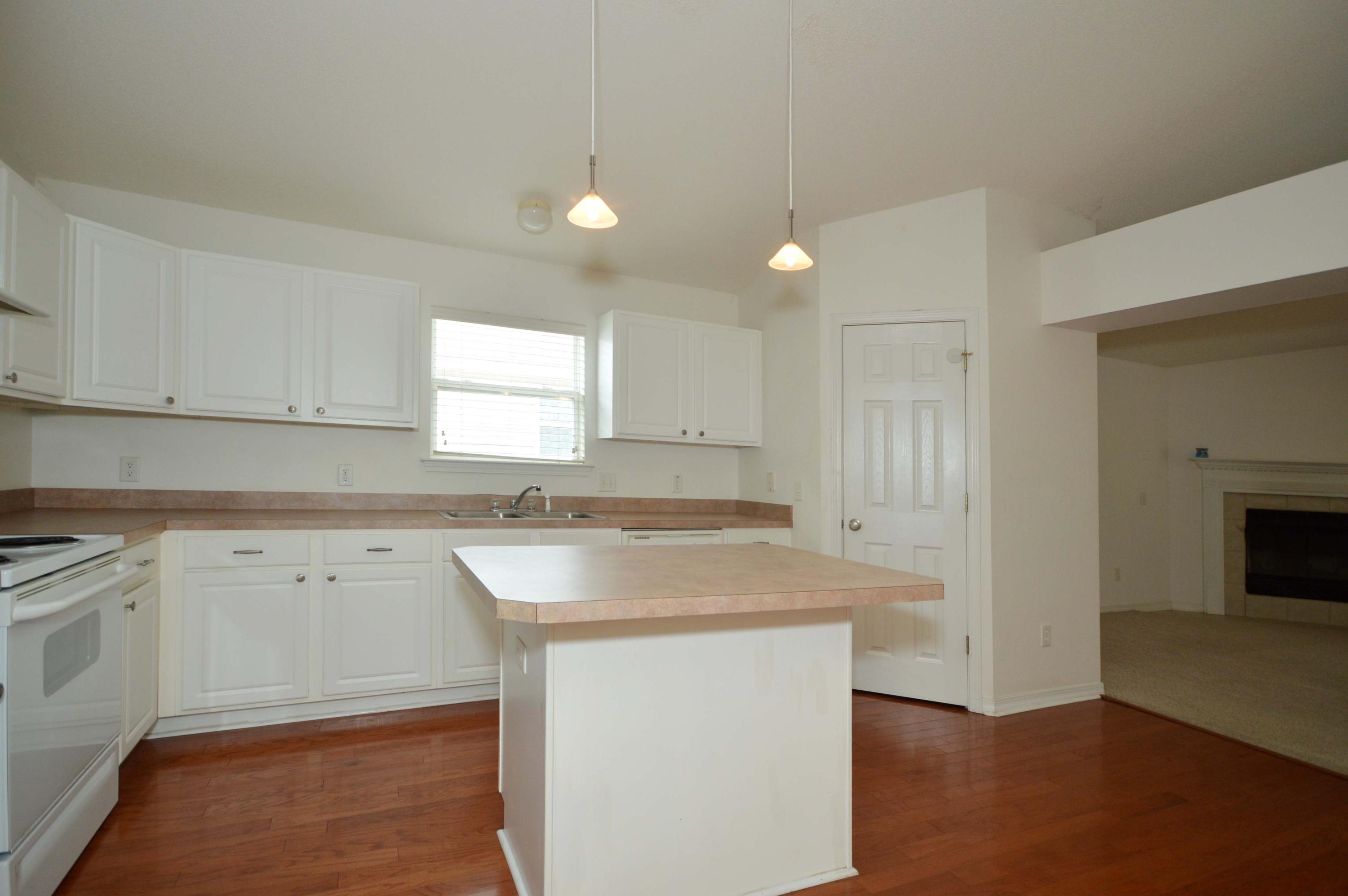 HIDDEN SHORES - Residential