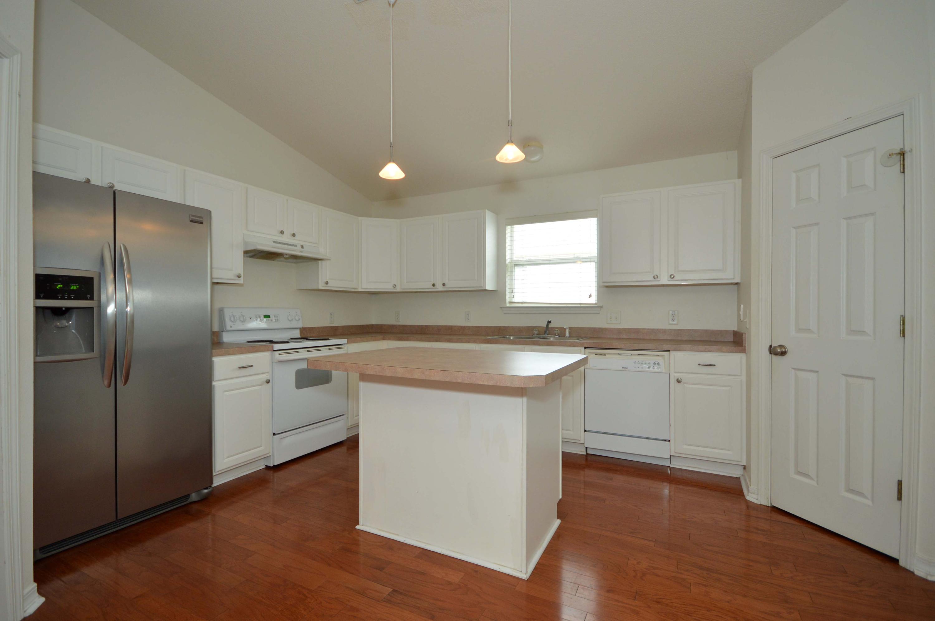 HIDDEN SHORES - Residential