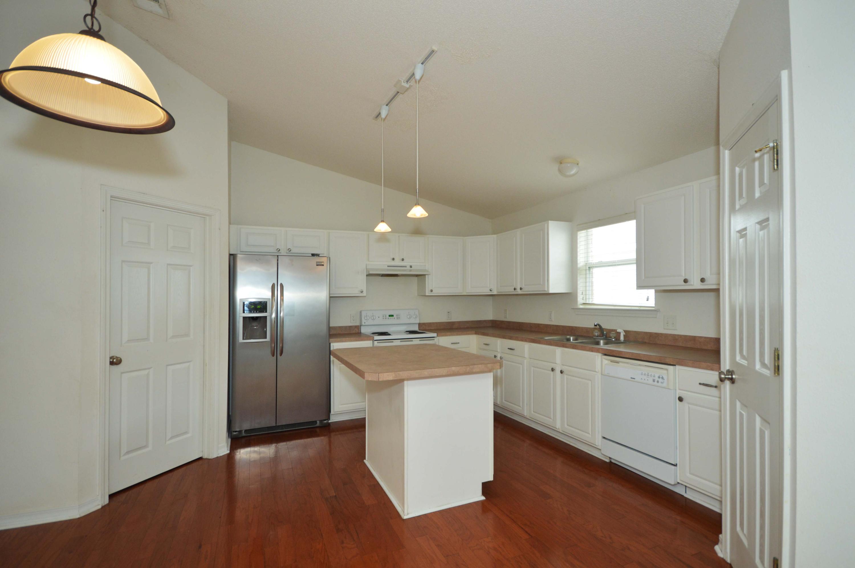 HIDDEN SHORES - Residential