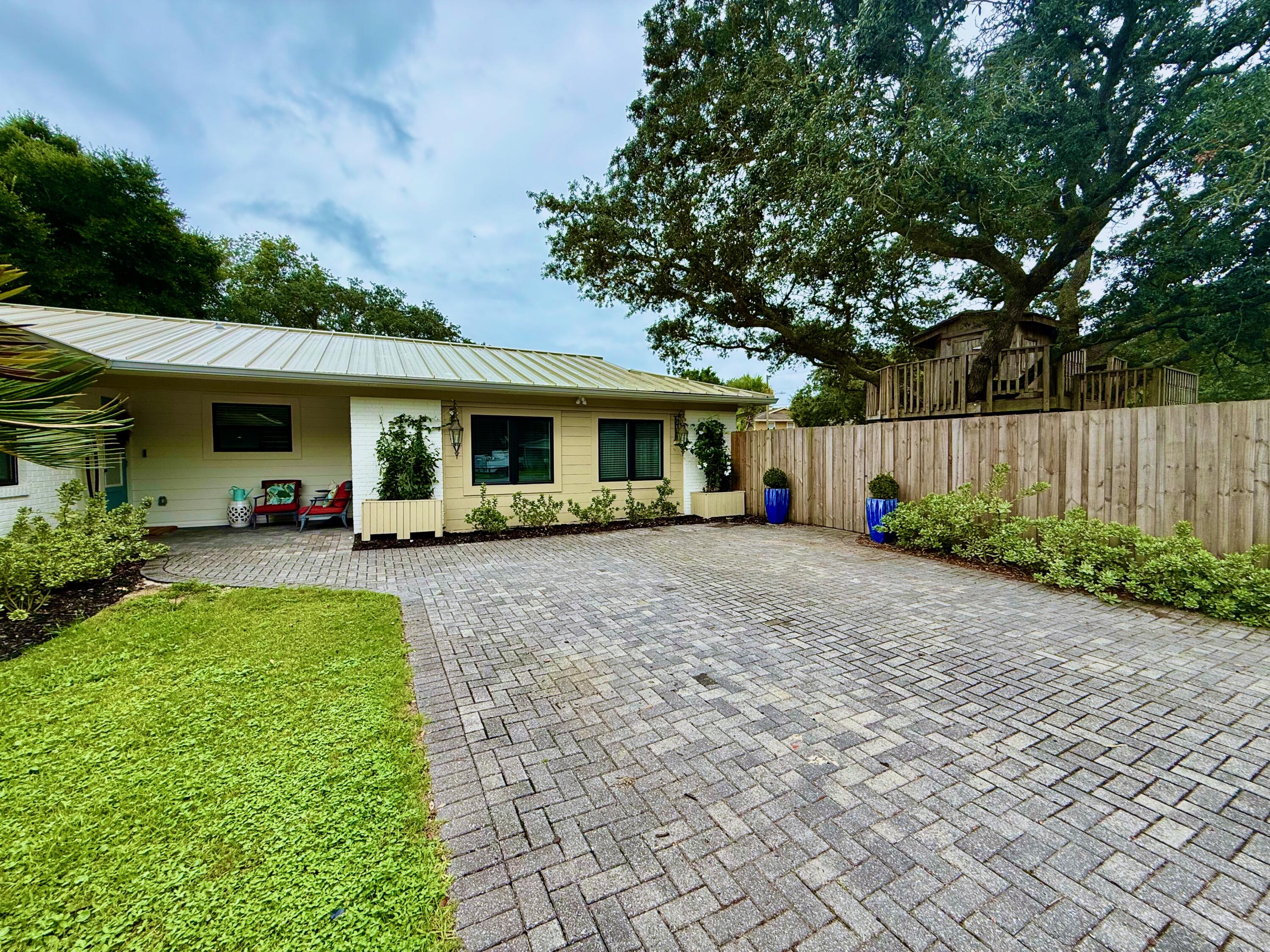 516 Driftwood Lane