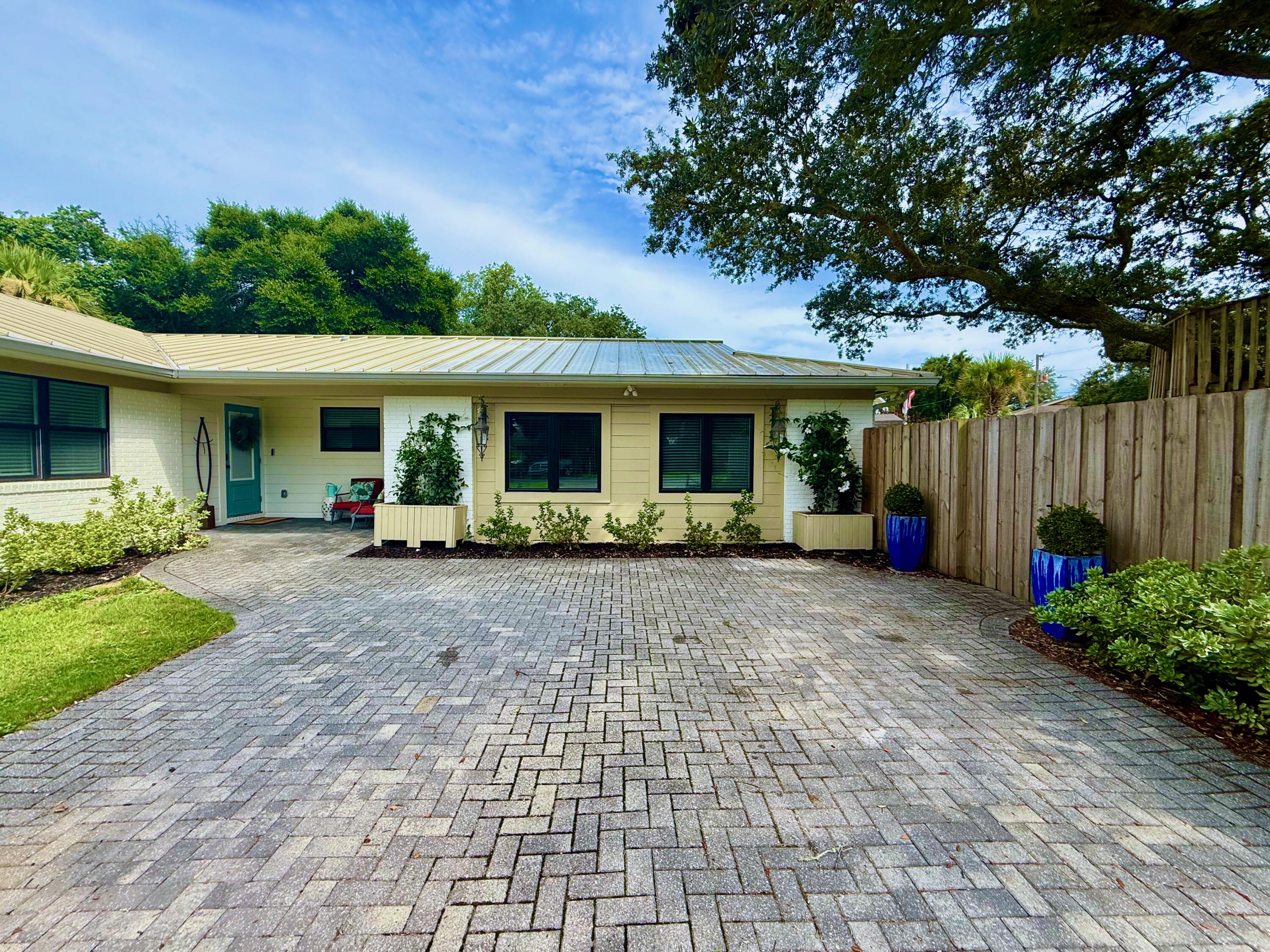 516 Driftwood Lane