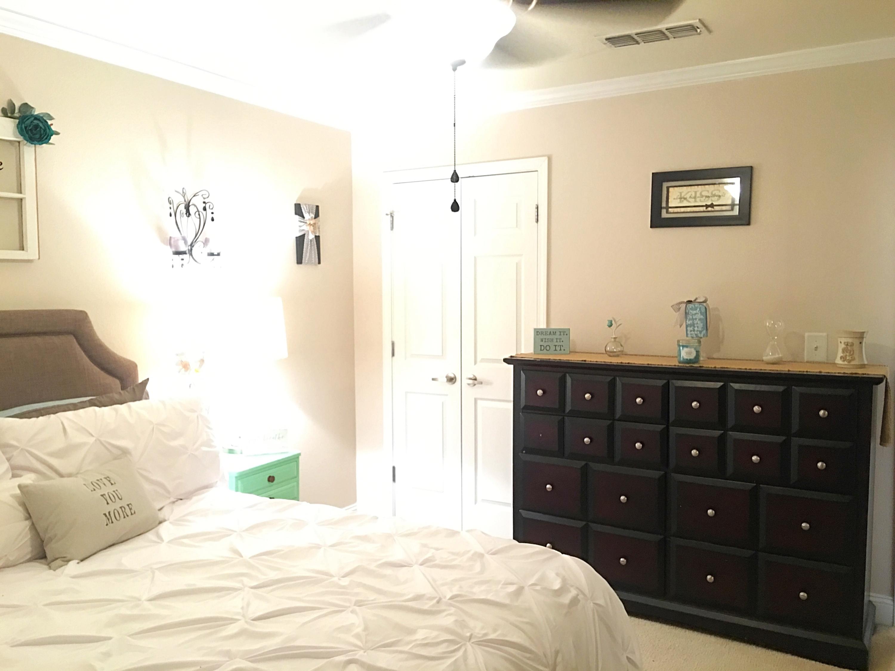 EAGLE'S LANDING - Residential