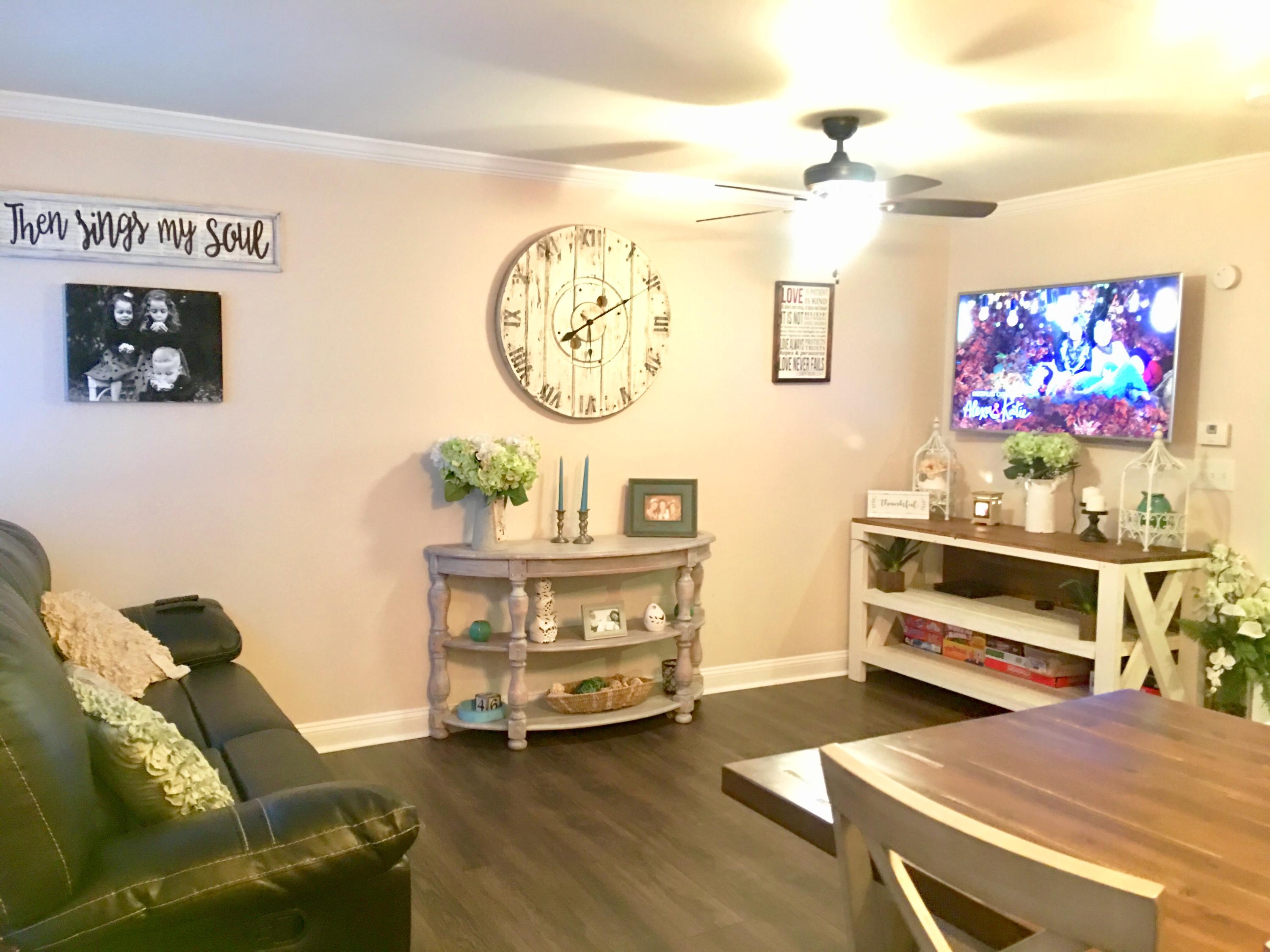 EAGLE'S LANDING - Residential