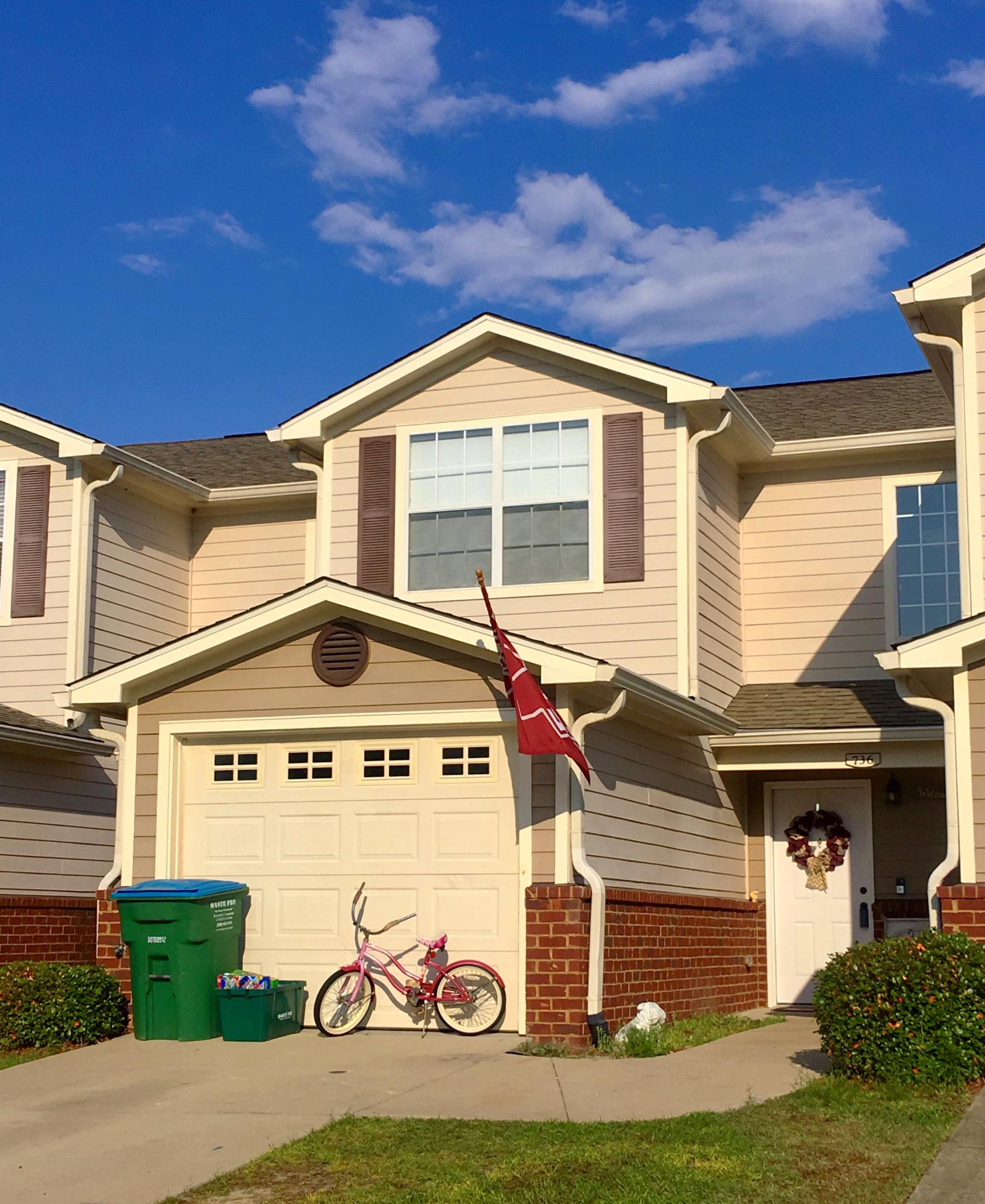 EAGLE'S LANDING - Residential