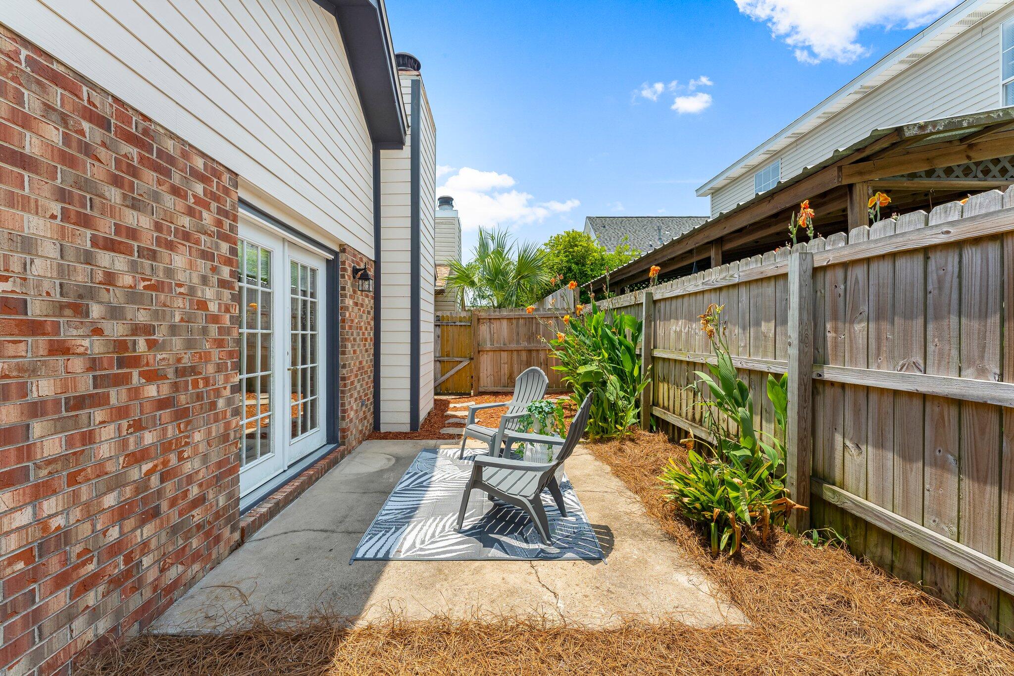 INDIAN OAKS - Residential Lease