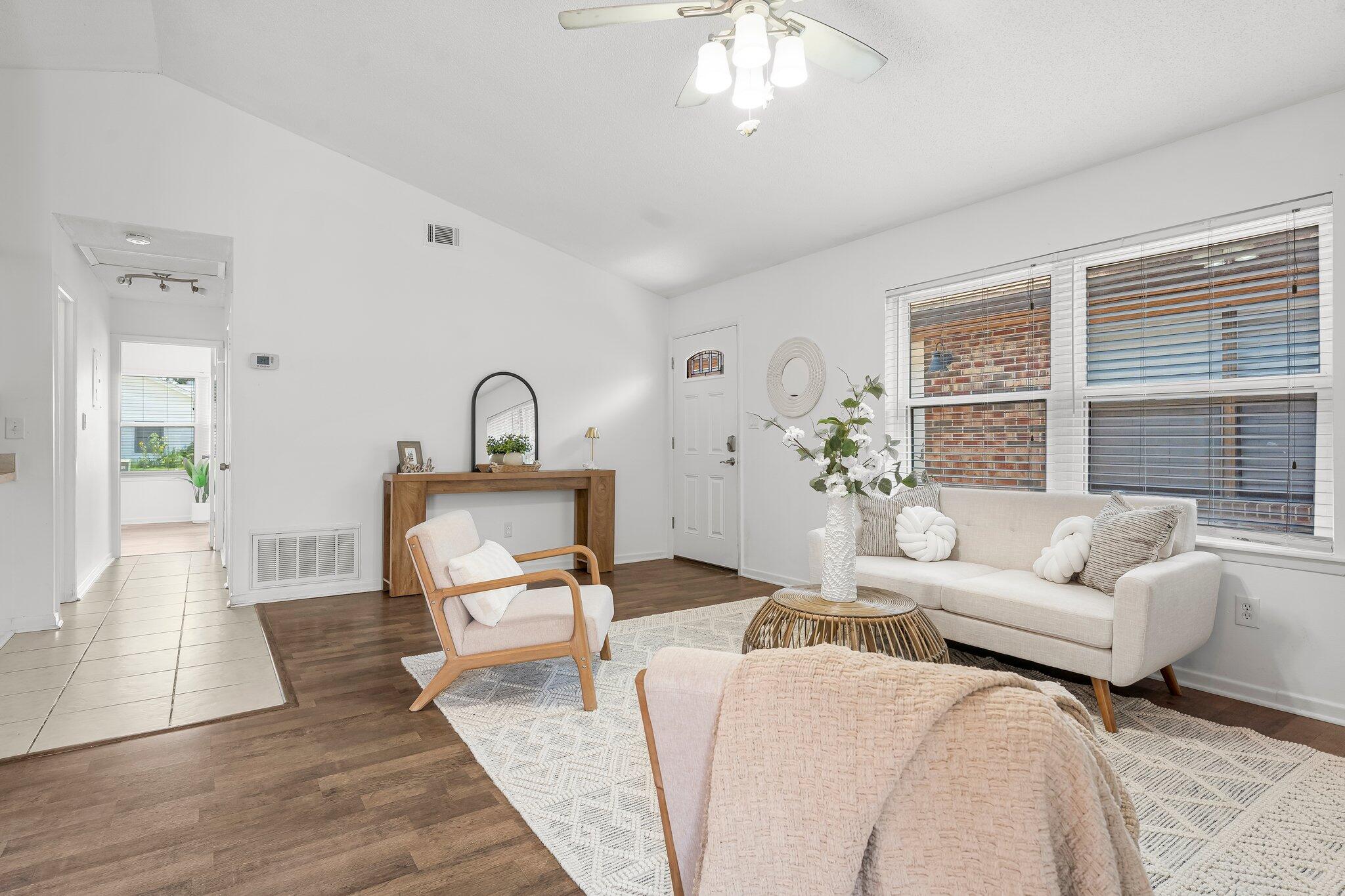 INDIAN OAKS - Residential Lease
