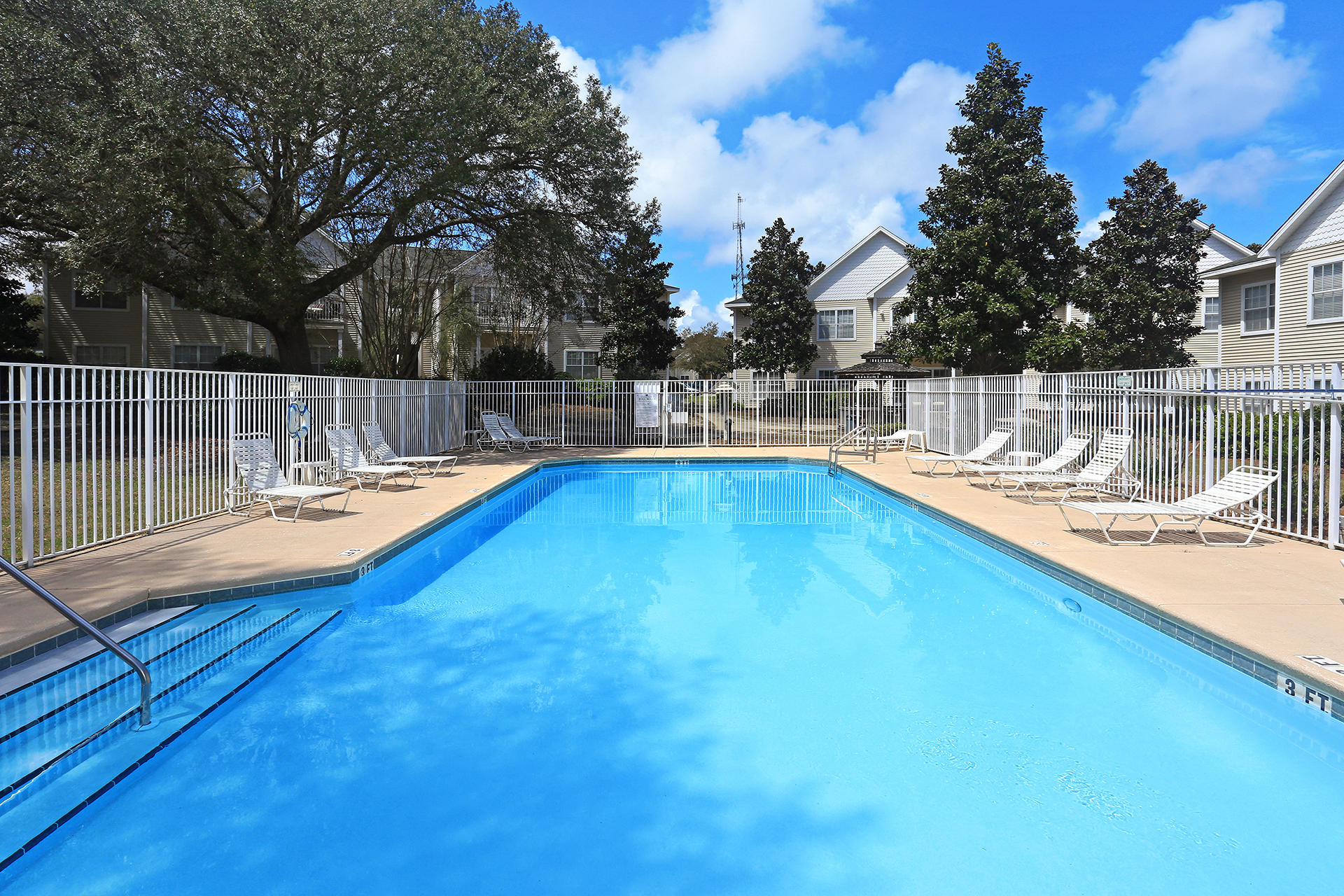 THE OAKS AT NICEVILLE - Residential