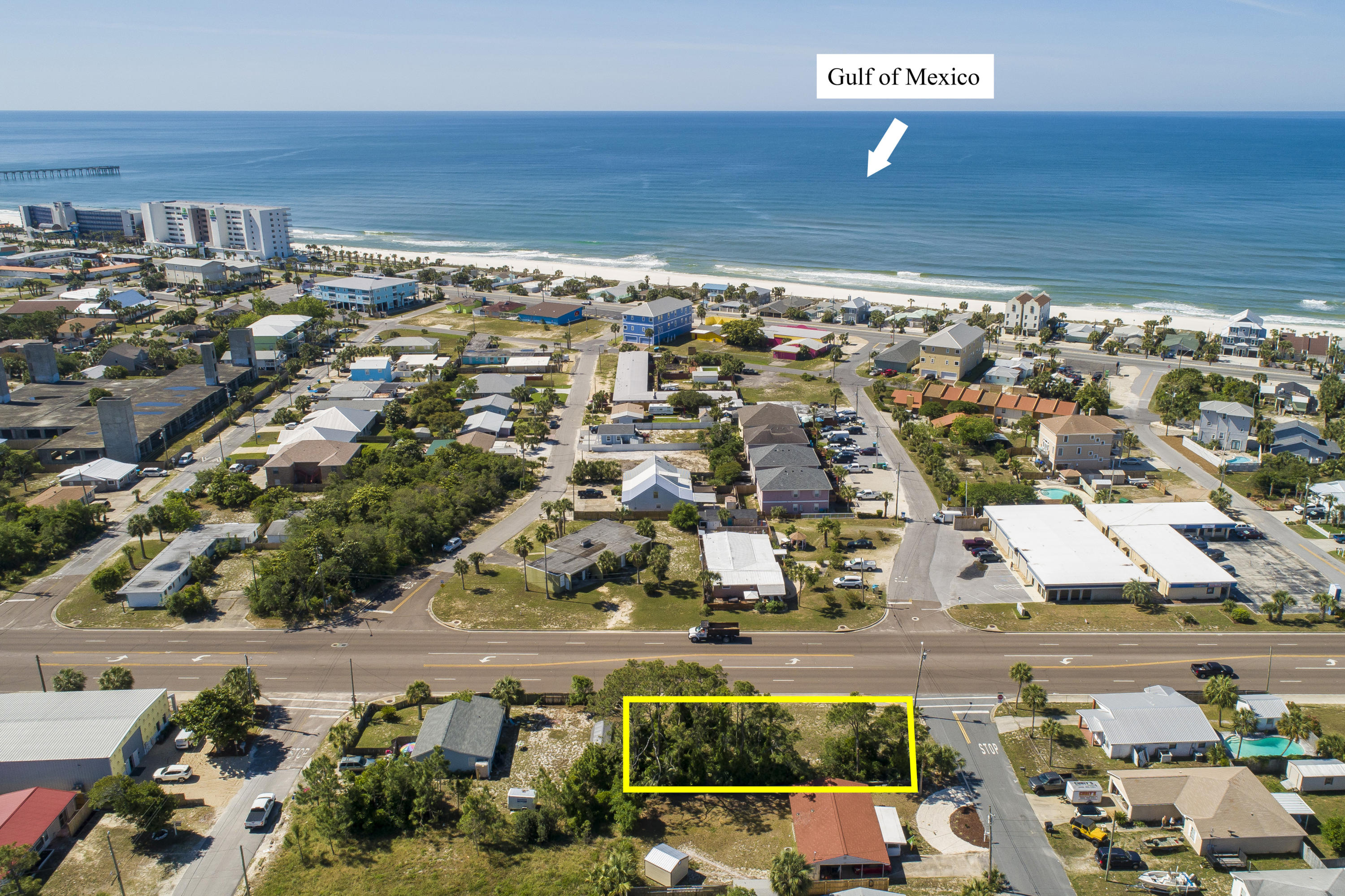 Main image without alt text