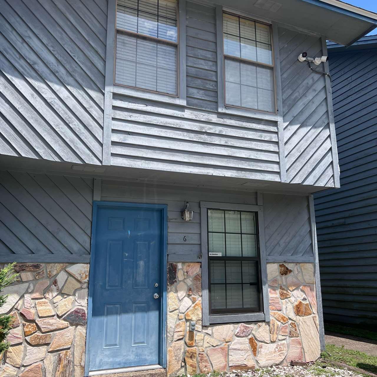 Great neighborhood and location. Community pool right in your backyard!