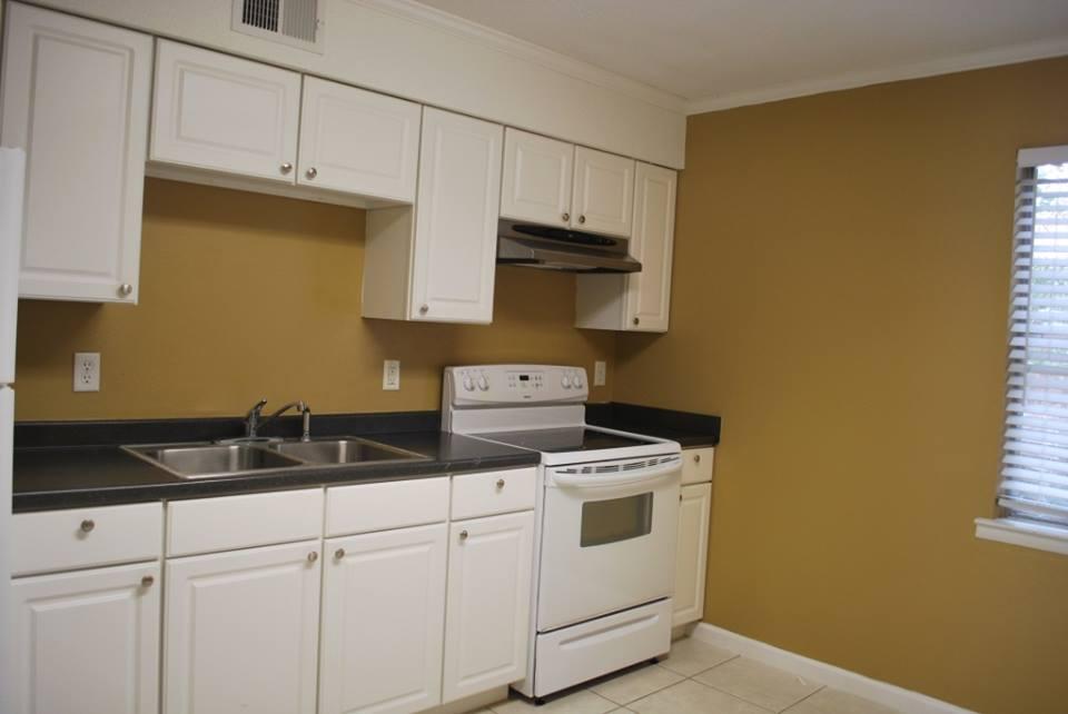 CINCO BAYOU - Residential Lease