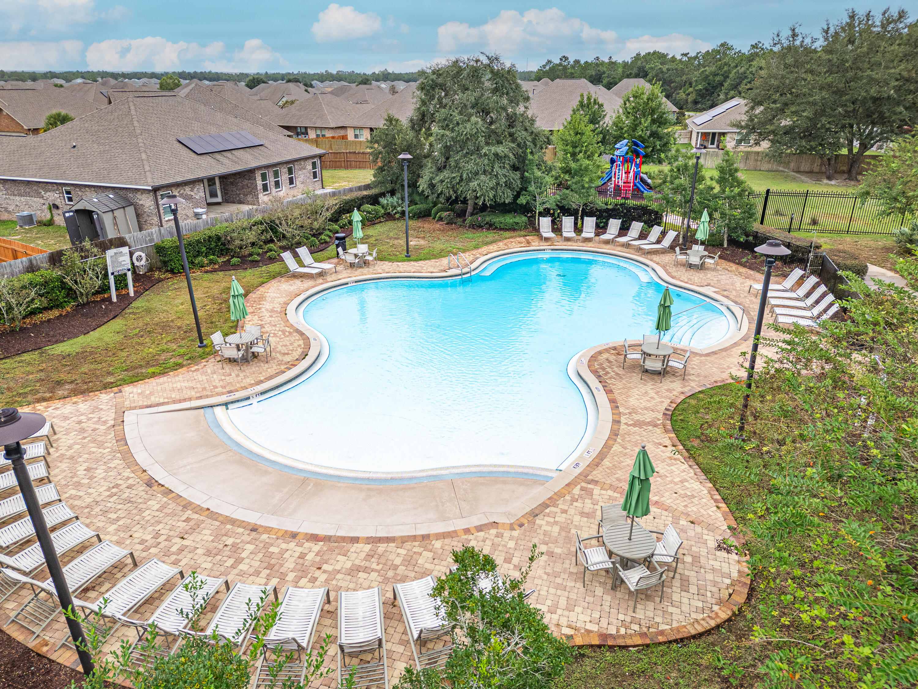 Redstone Commons Community - Residential