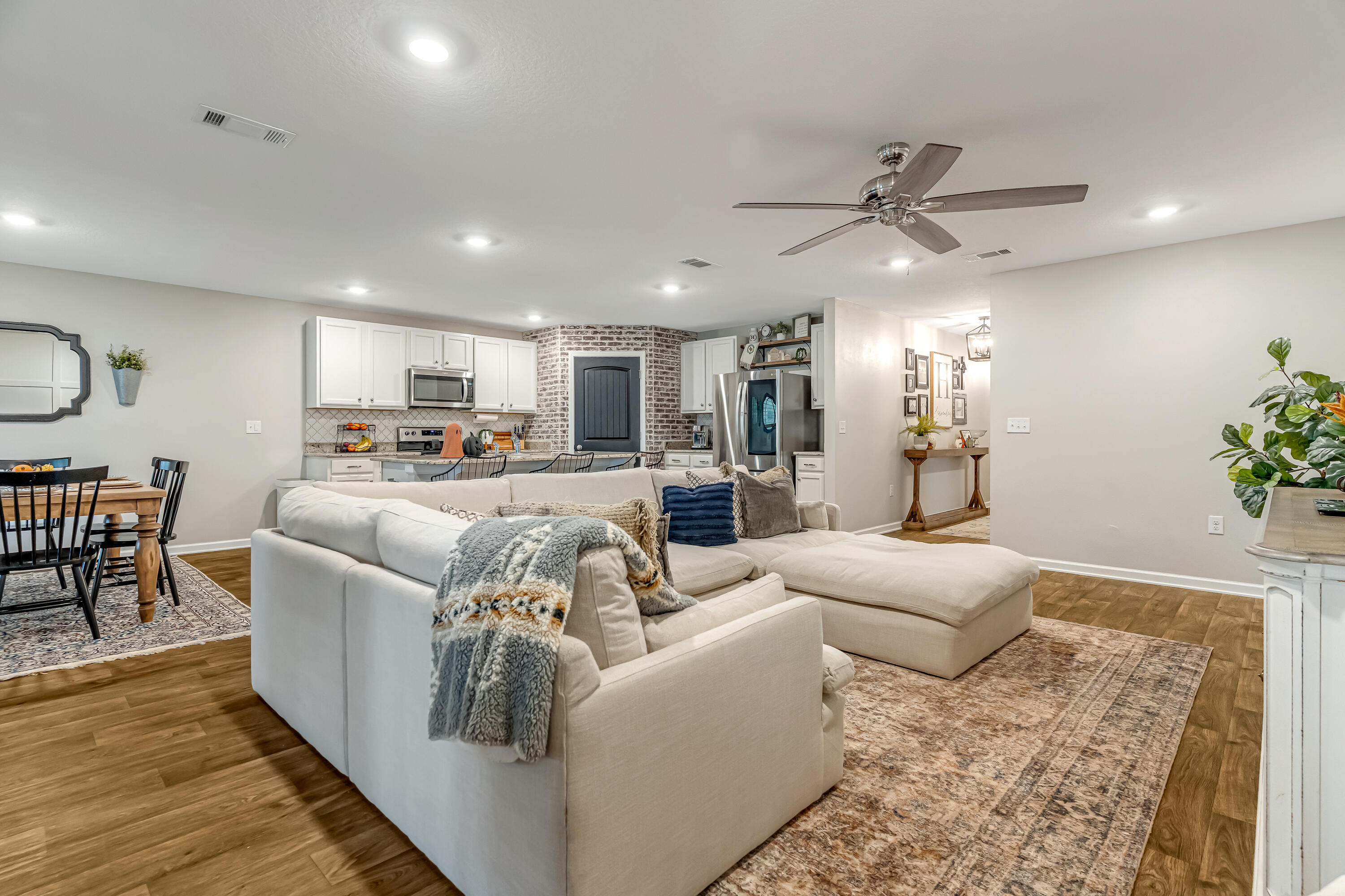 Redstone Commons Community - Residential