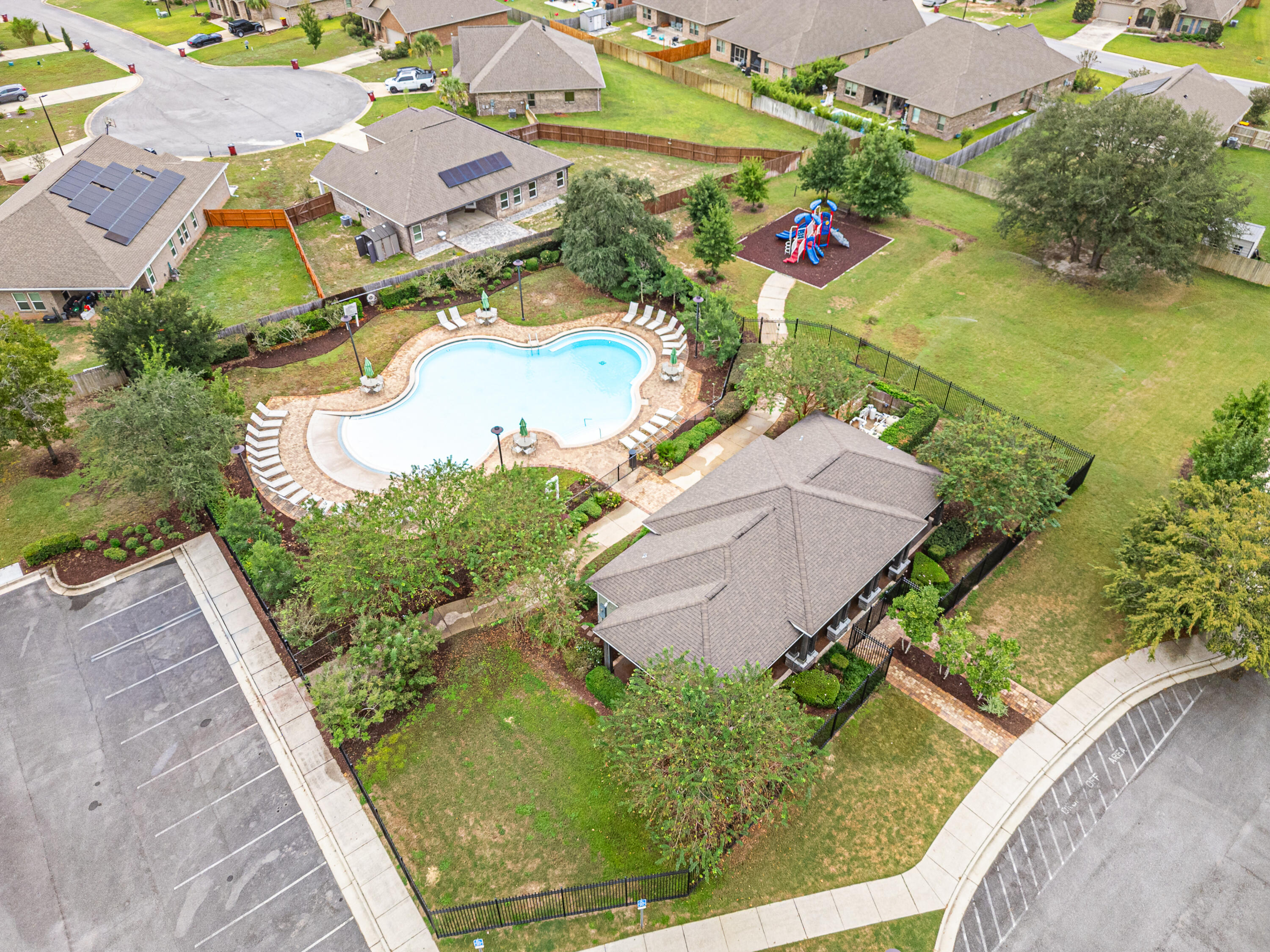 Redstone Commons Community - Residential