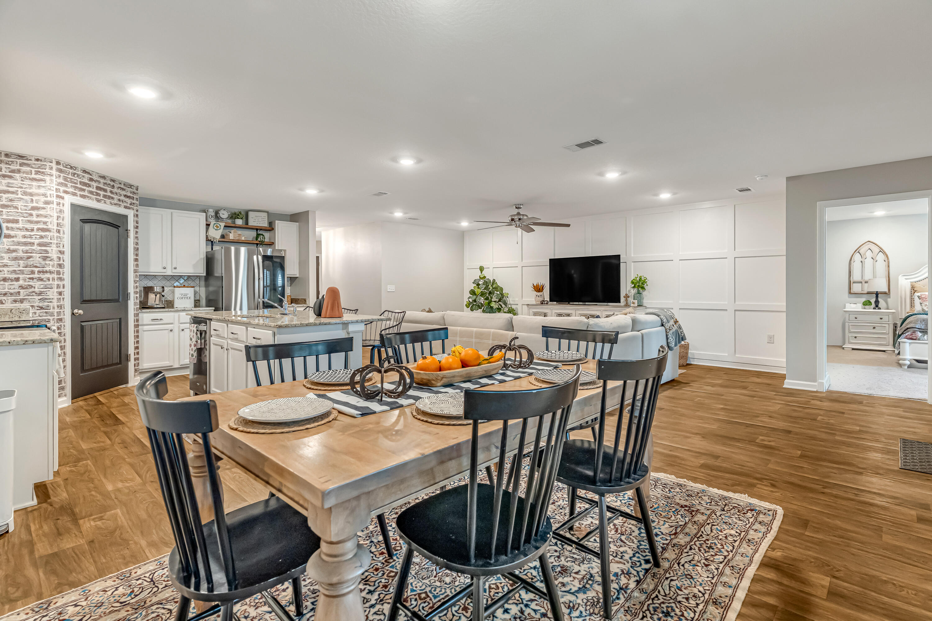 Redstone Commons Community - Residential