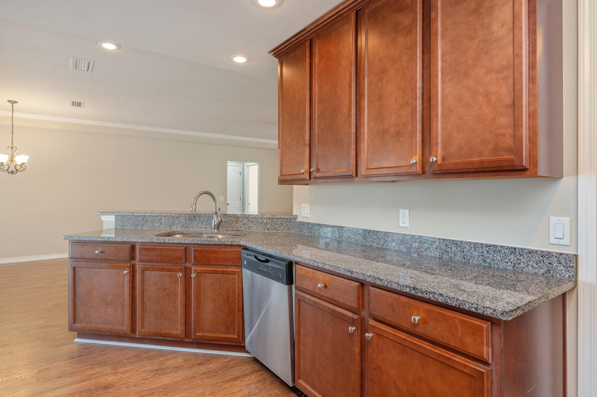 HUNTERS RIDGE - Residential