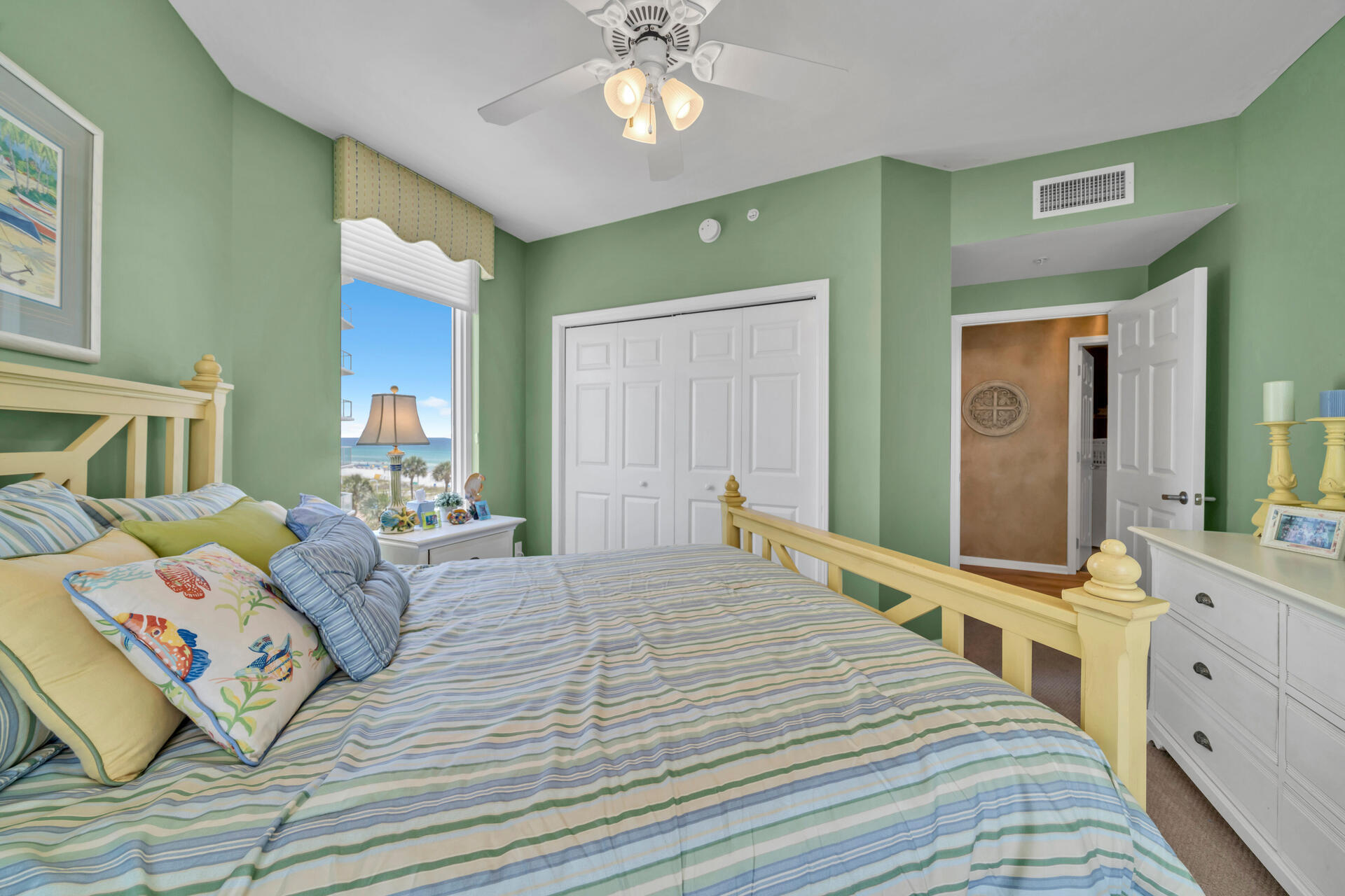 SILVER BEACH TOWERS - Residential