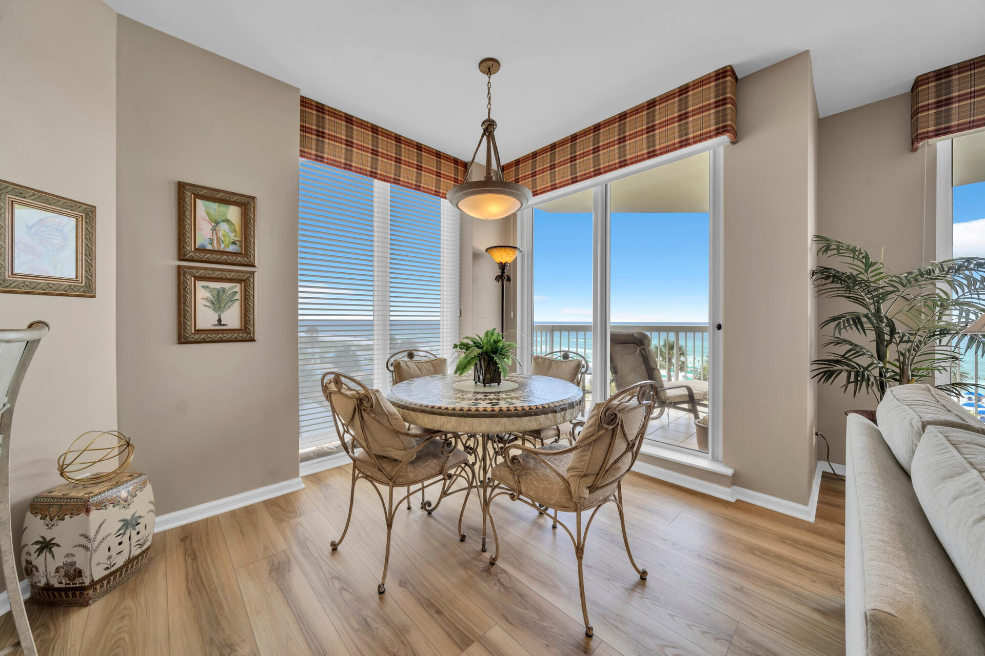 SILVER BEACH TOWERS - Residential
