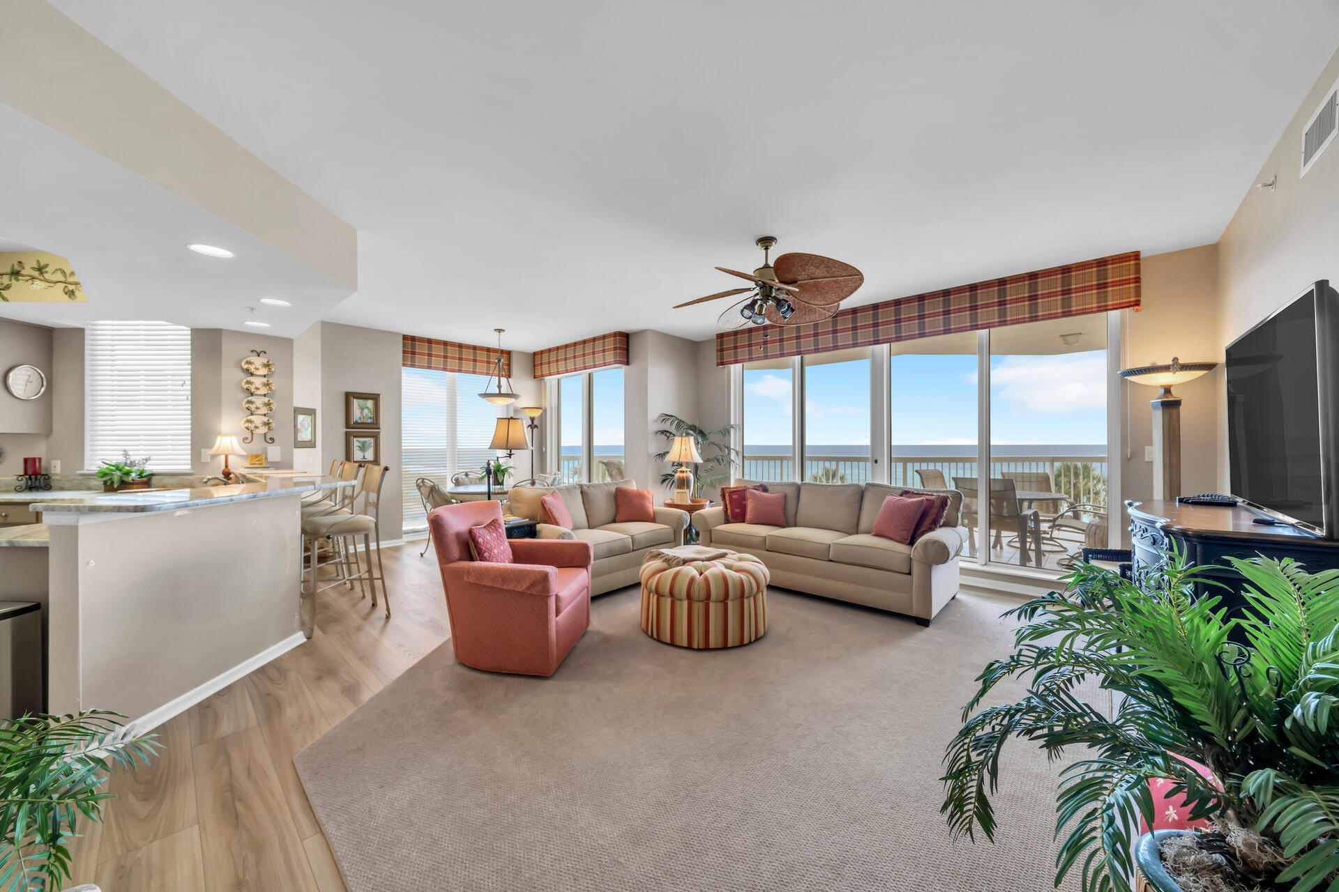 SILVER BEACH TOWERS - Residential