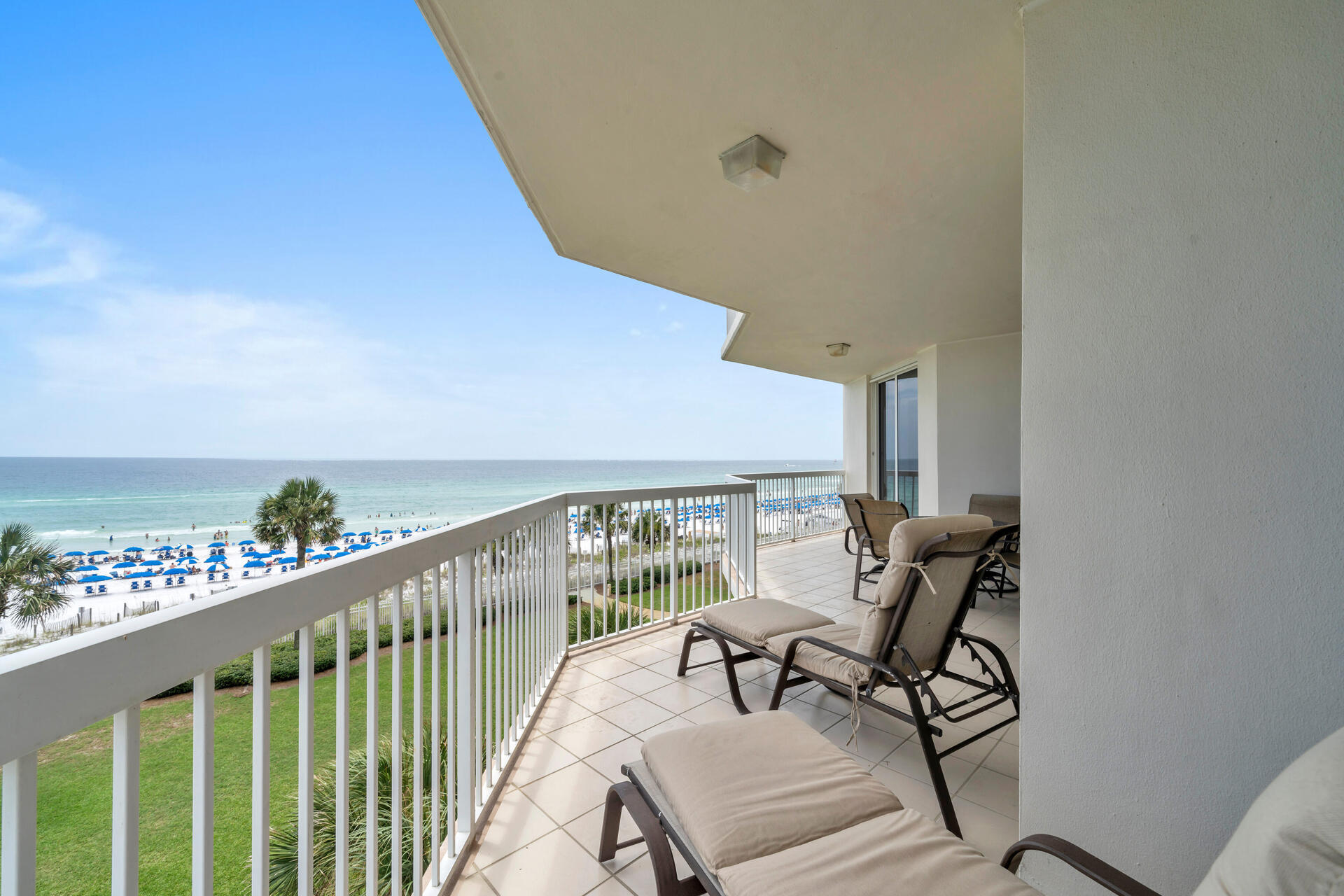 SILVER BEACH TOWERS - Residential