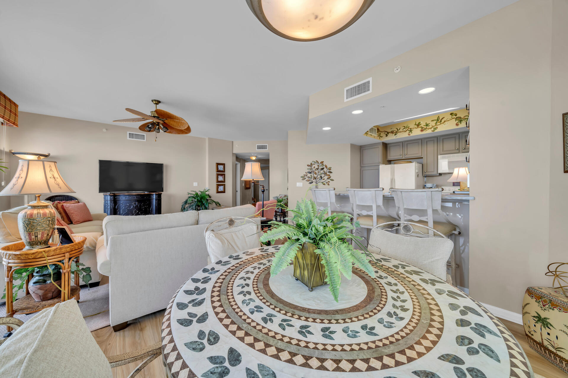 SILVER BEACH TOWERS - Residential