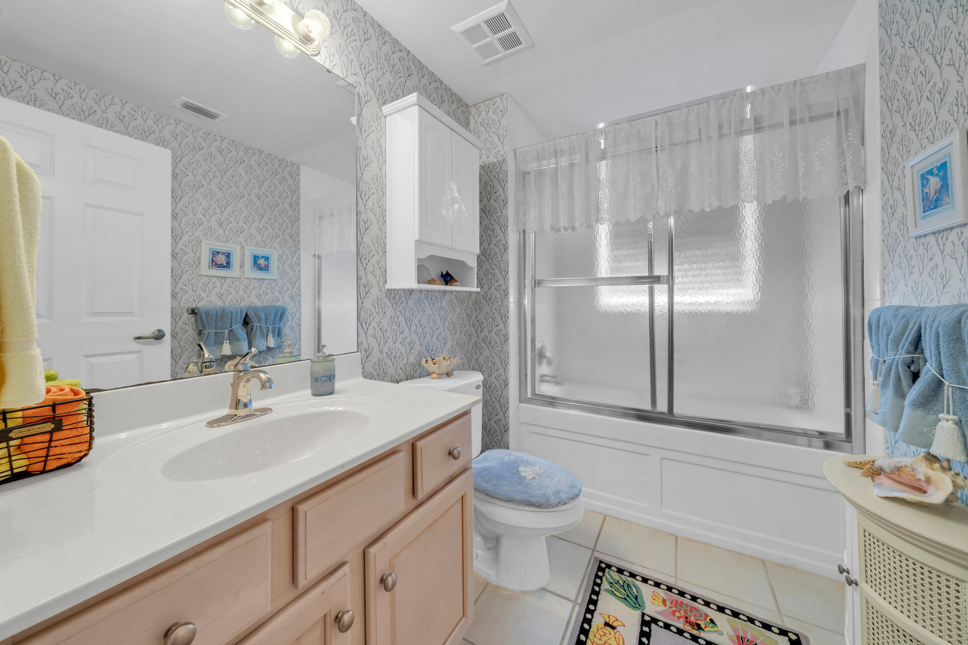 SILVER BEACH TOWERS - Residential