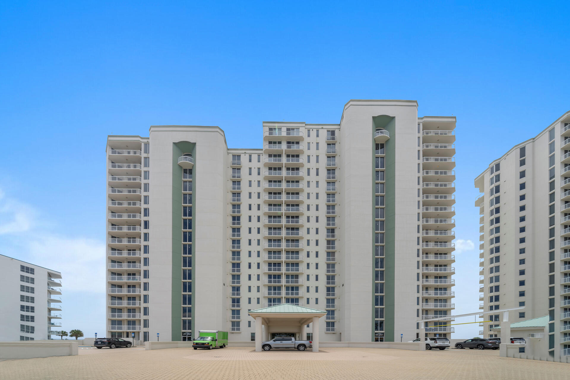 SILVER BEACH TOWERS - Residential
