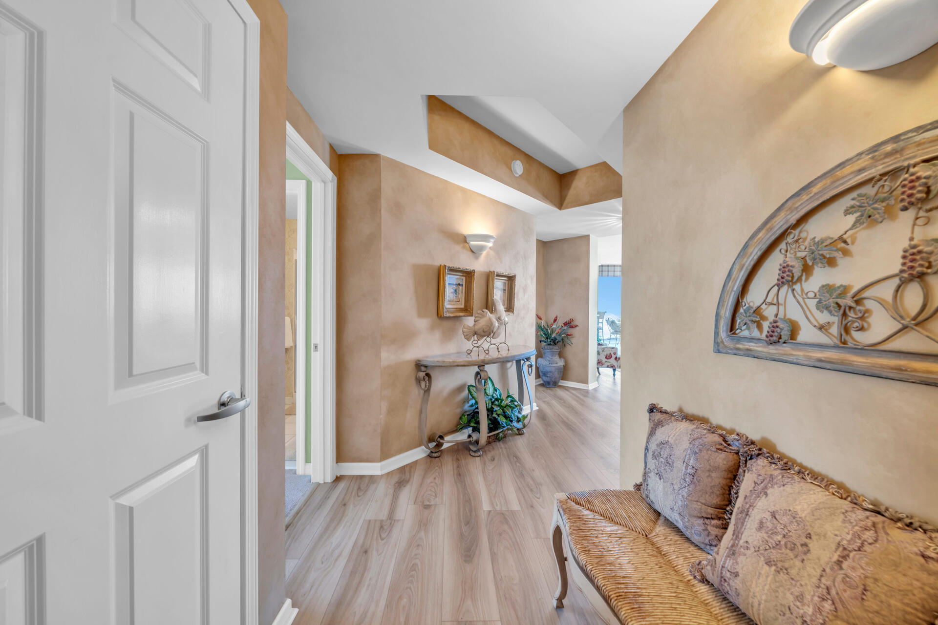 SILVER BEACH TOWERS - Residential