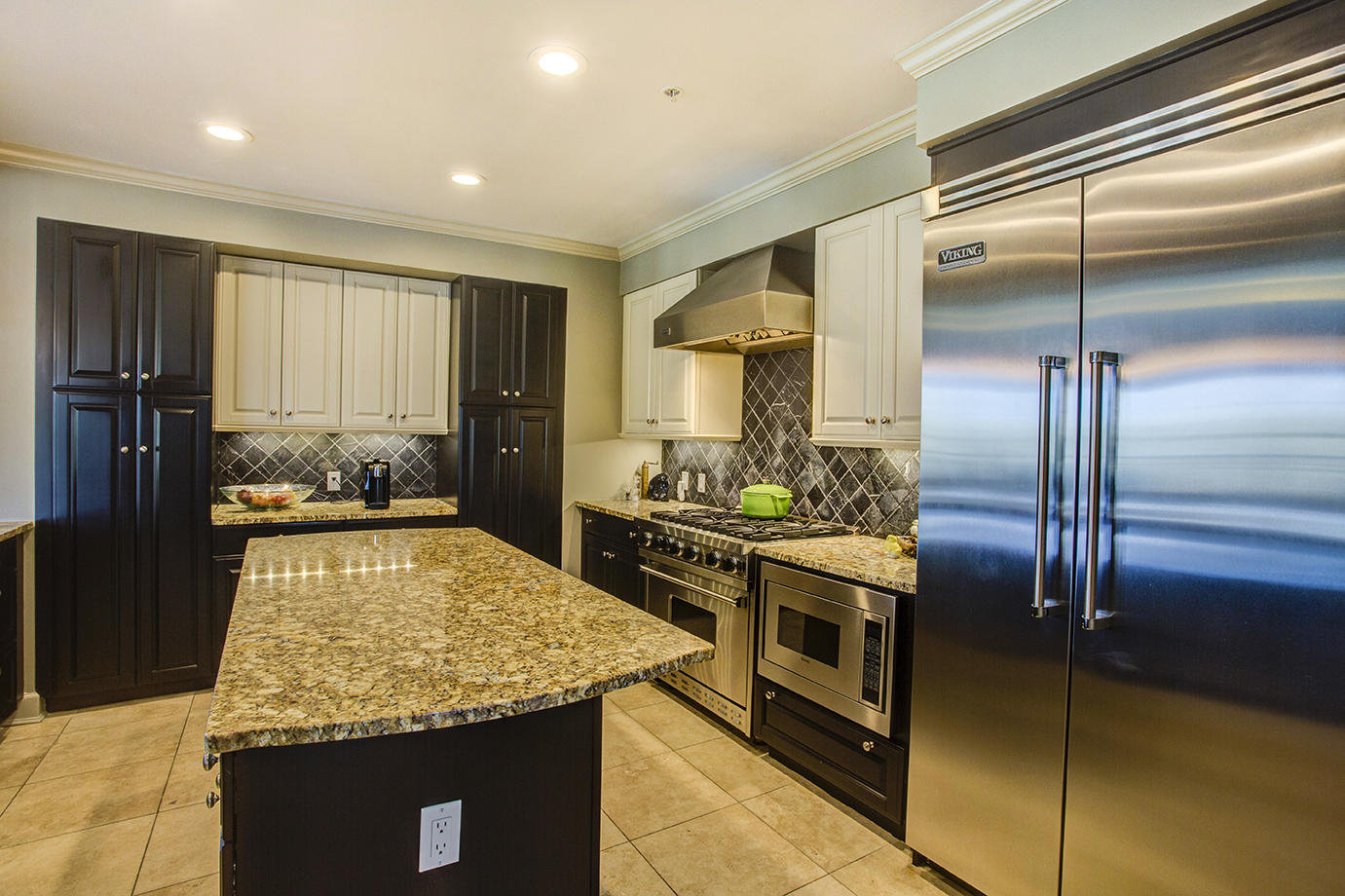 ONE WATER PLACE - Residential