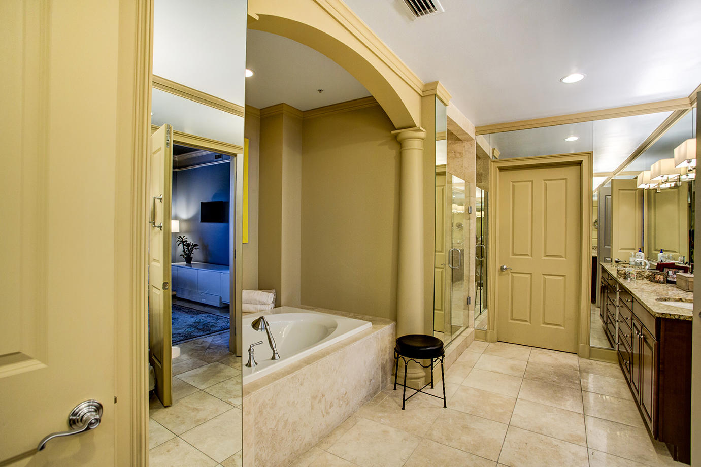 ONE WATER PLACE - Residential