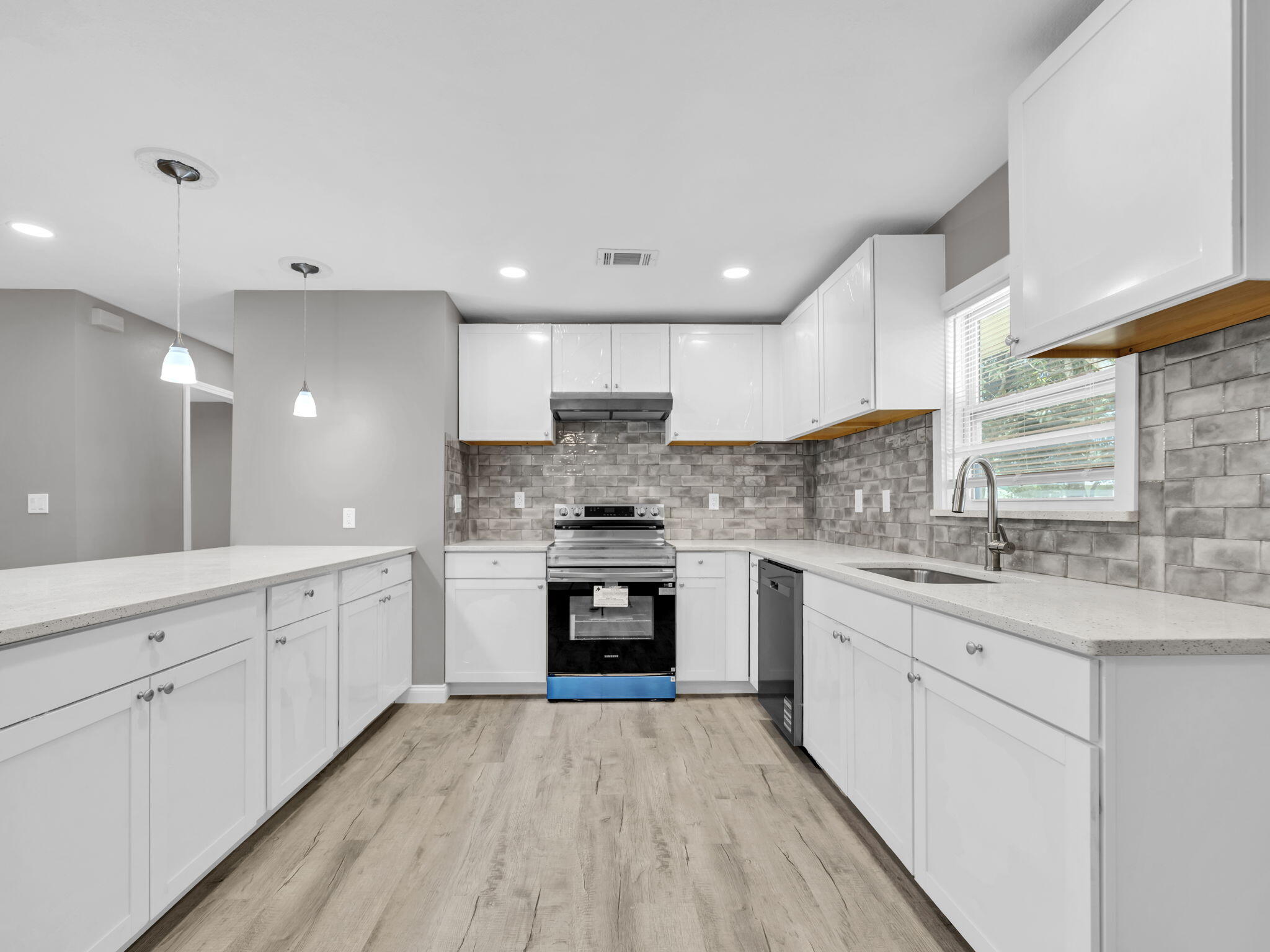 OAKLAND HEIGHTS - Residential