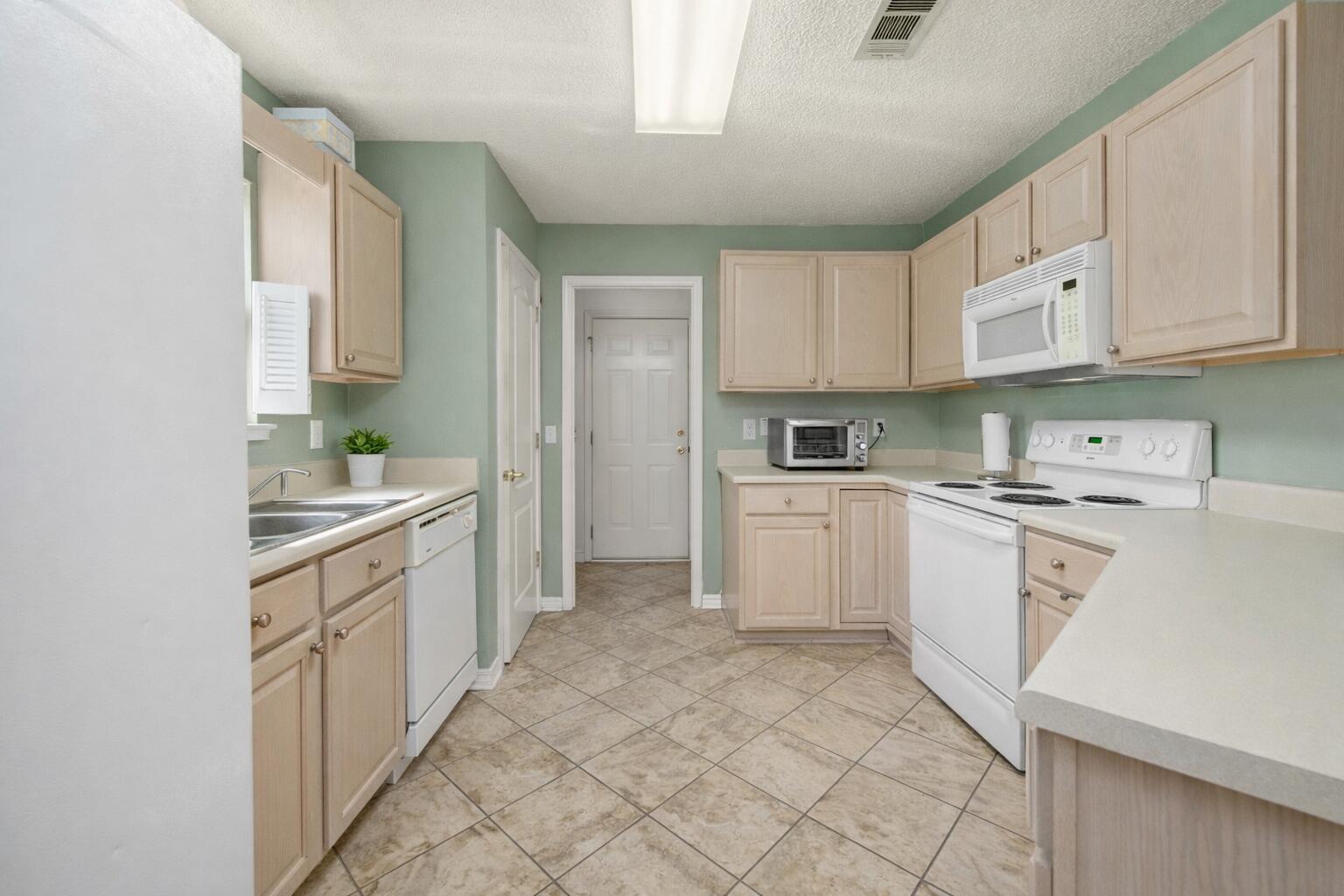 SHADOW LAKES - Residential