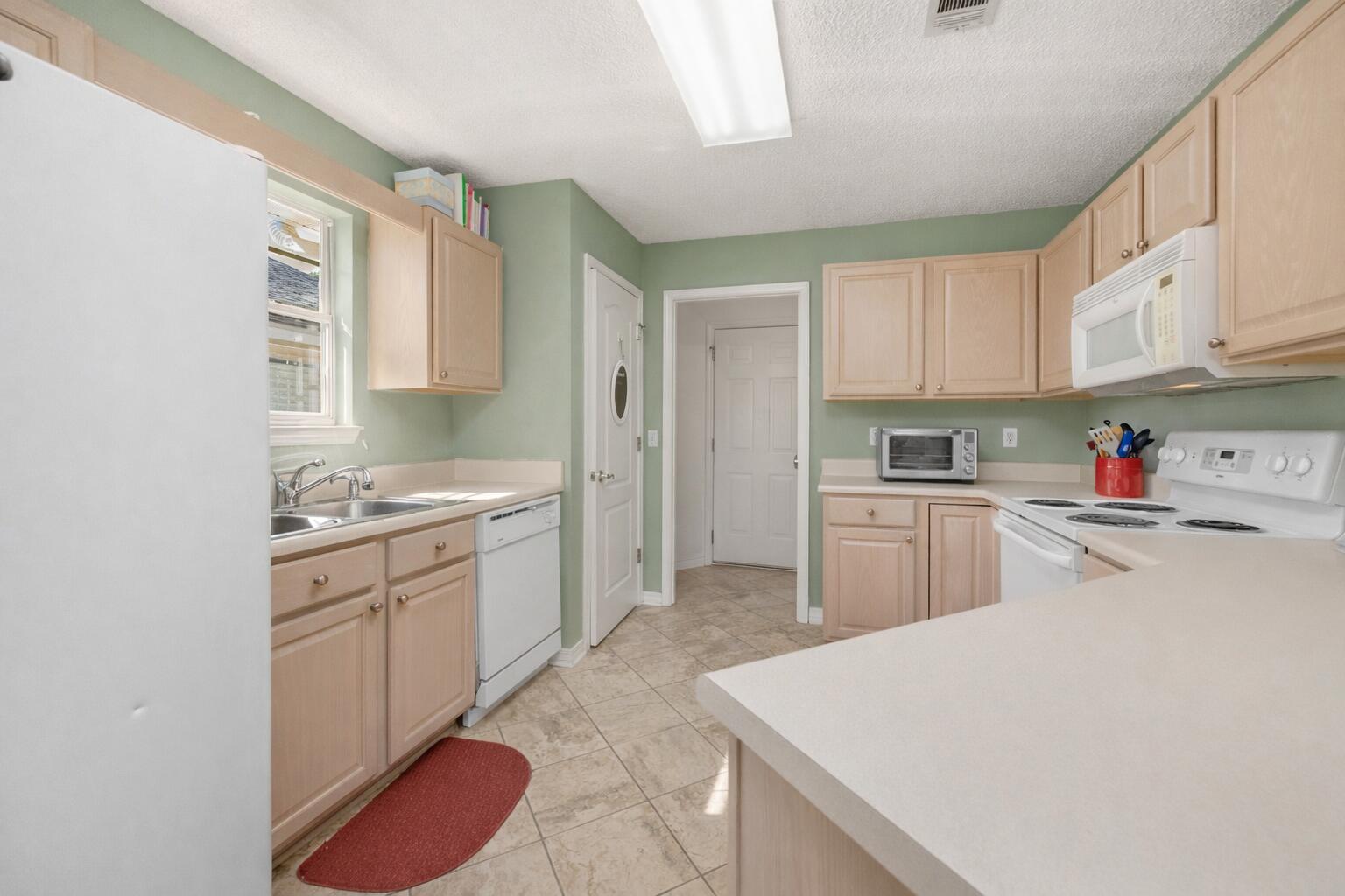 SHADOW LAKES - Residential