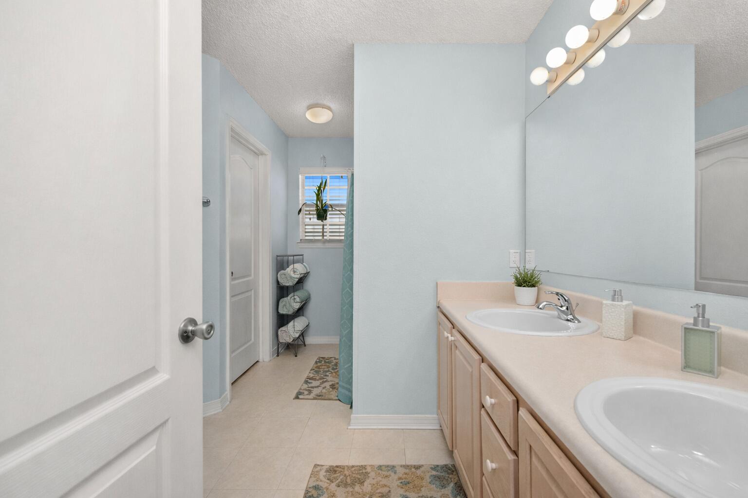 SHADOW LAKES - Residential