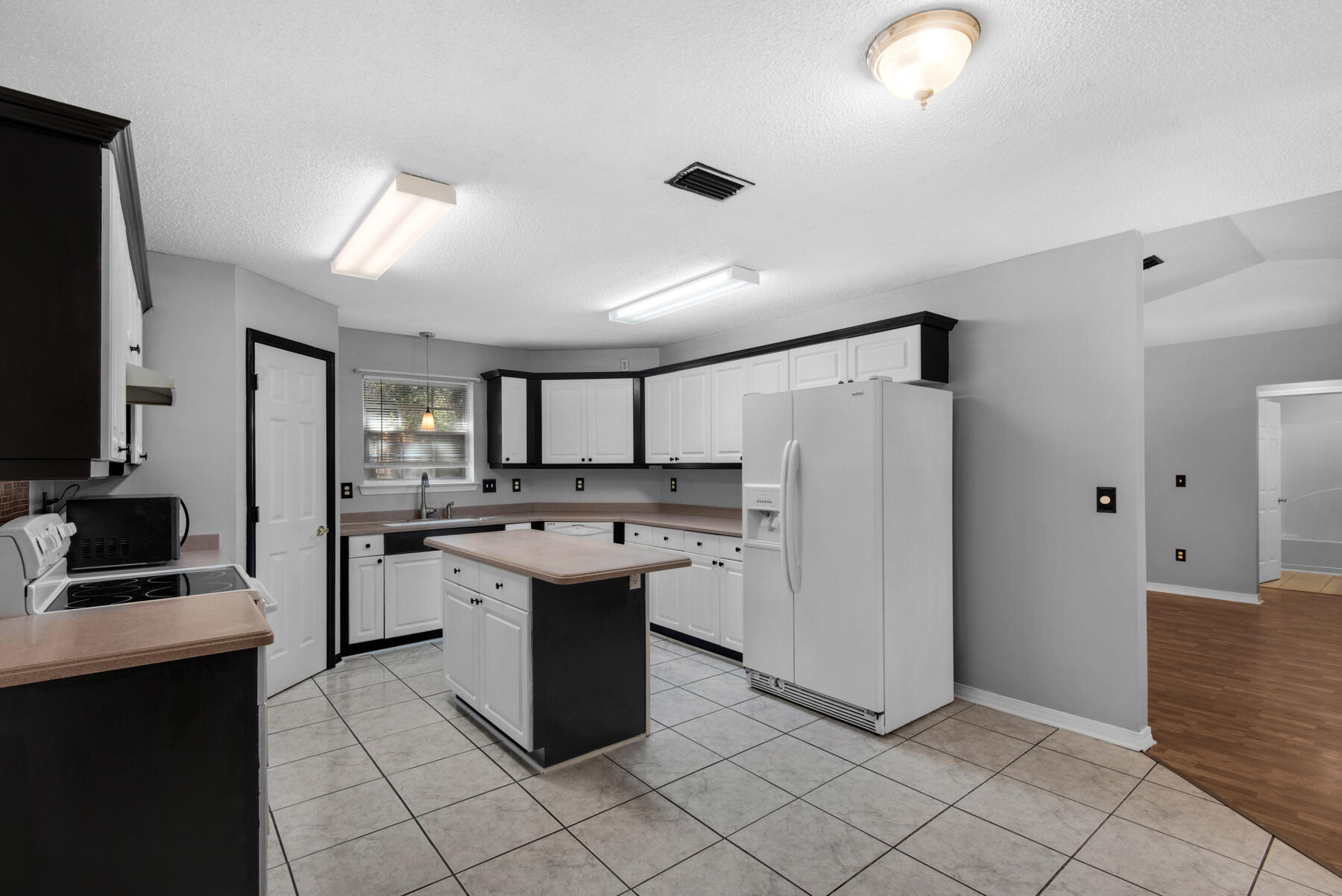 COUNTRYVIEW ESTATES 4TH ADDN PH 4 - Residential Lease