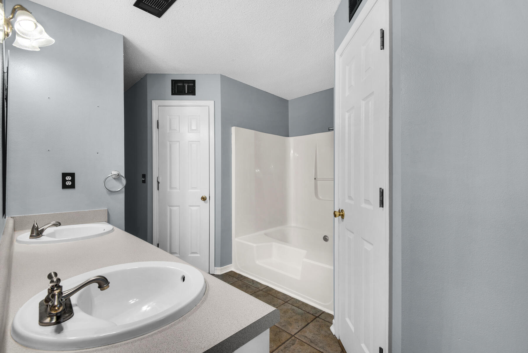 COUNTRYVIEW ESTATES 4TH ADDN PH 4 - Residential Lease