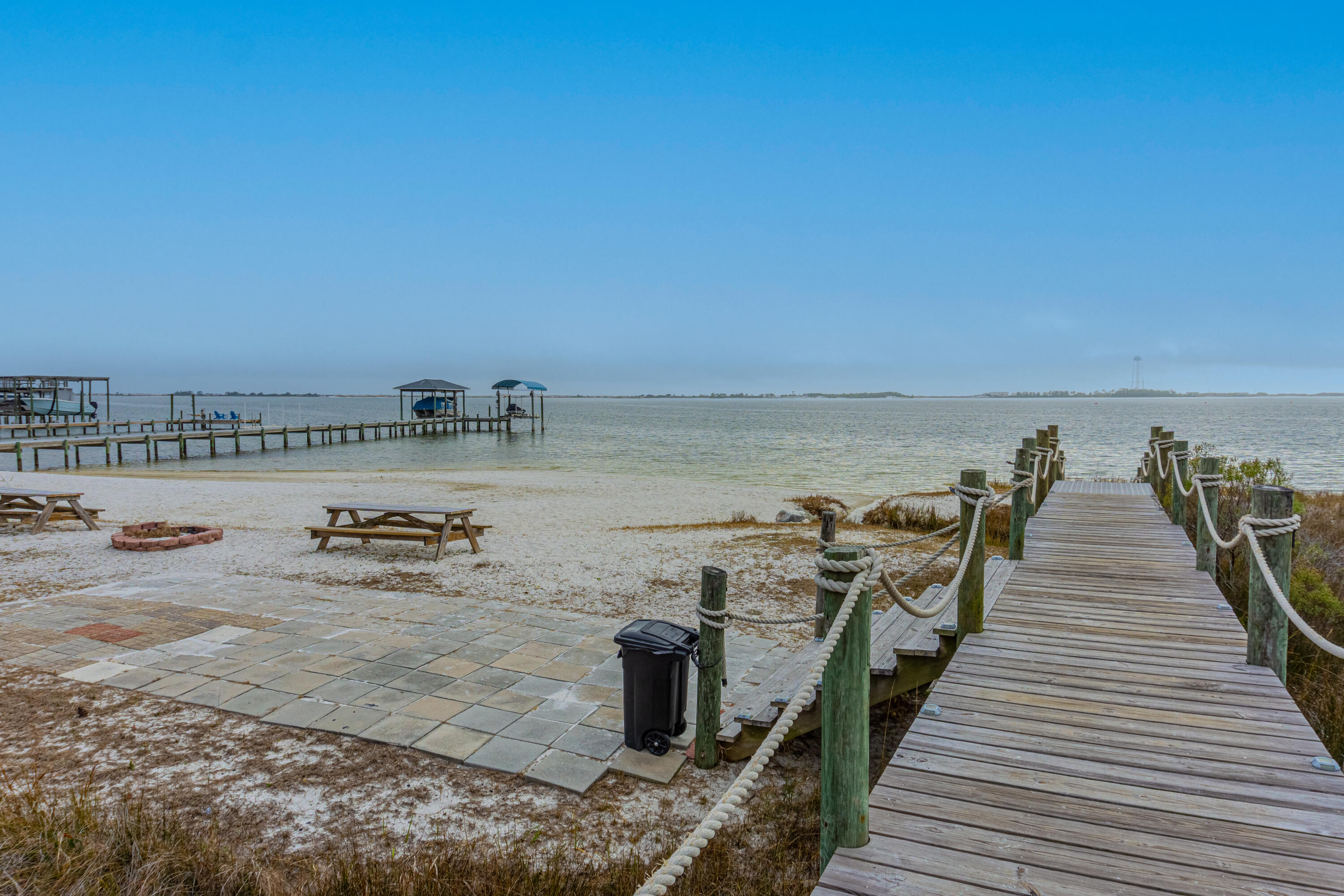 EMERALD POINTE PLAT 1 - Residential