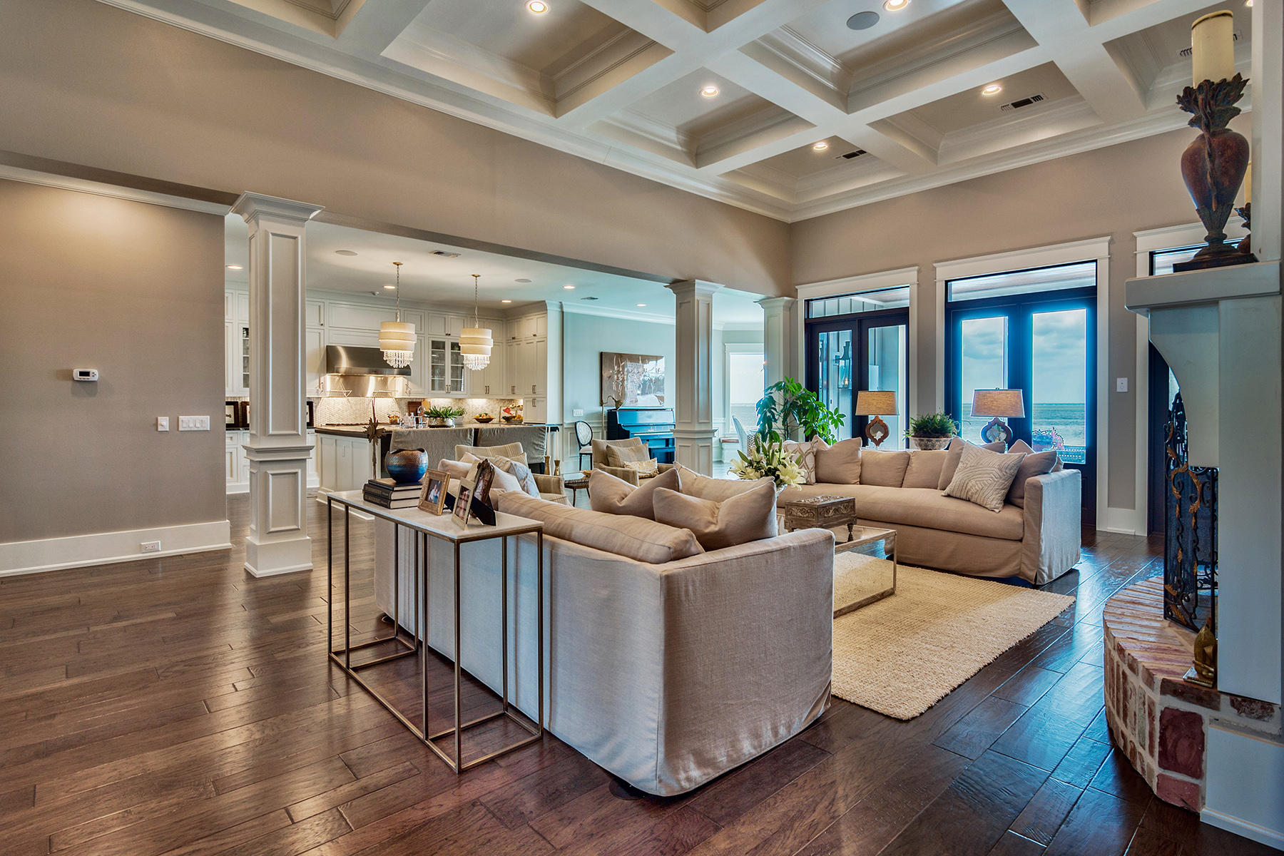 PEACOCKS POINT - Residential