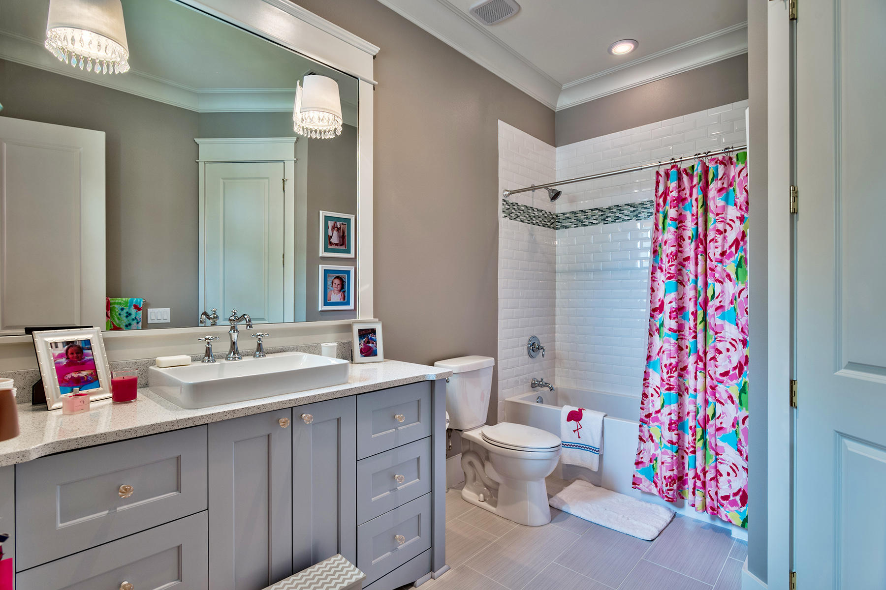 PEACOCKS POINT - Residential