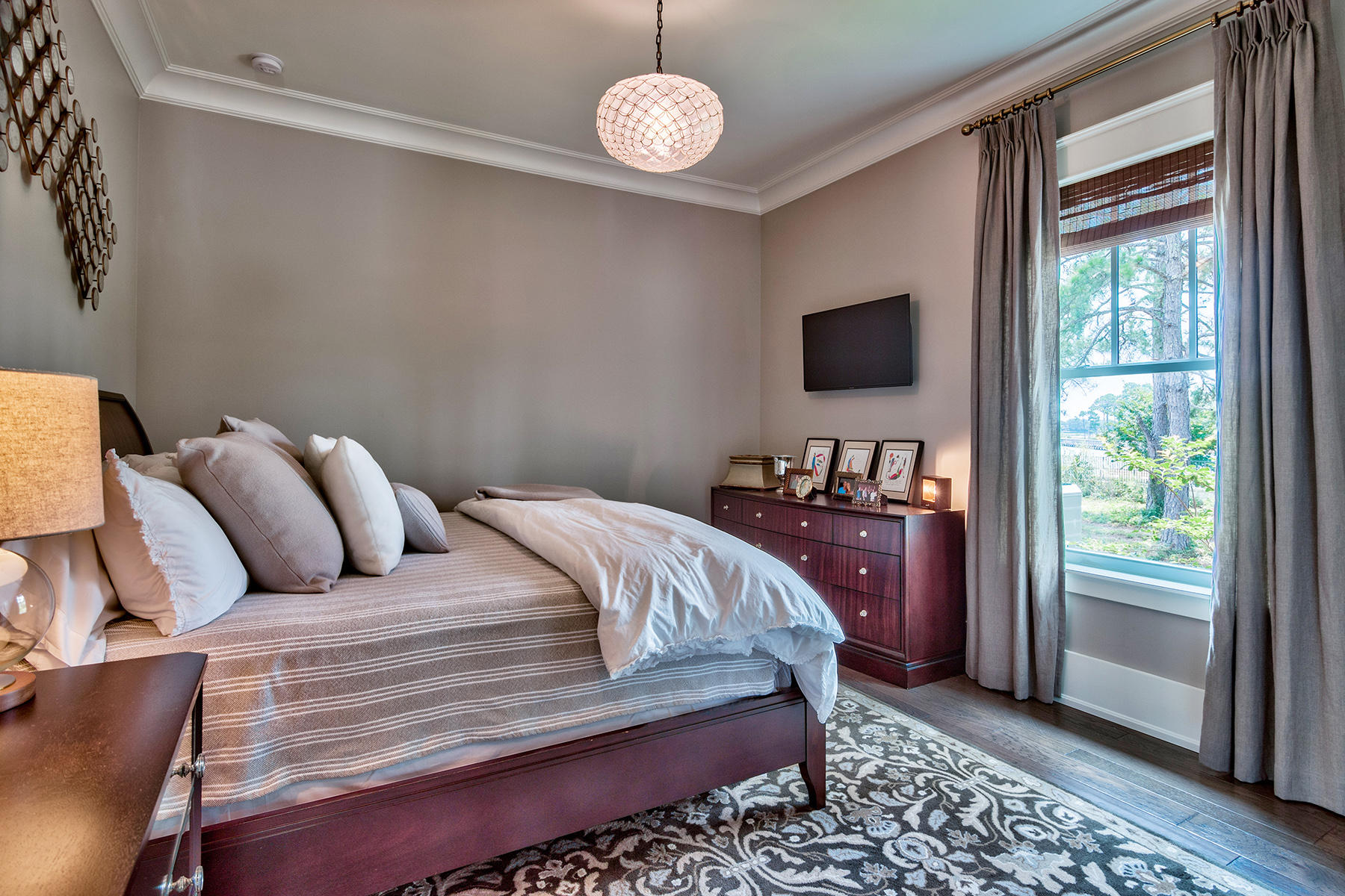 PEACOCKS POINT - Residential