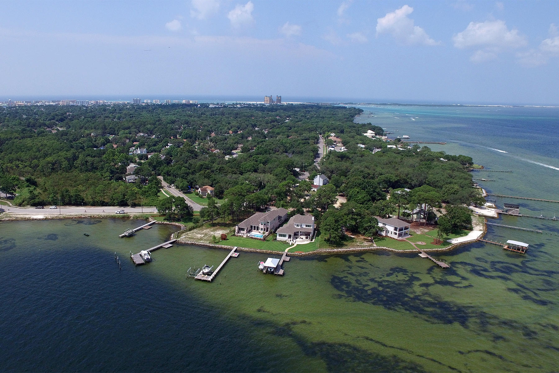 PEACOCKS POINT - Residential