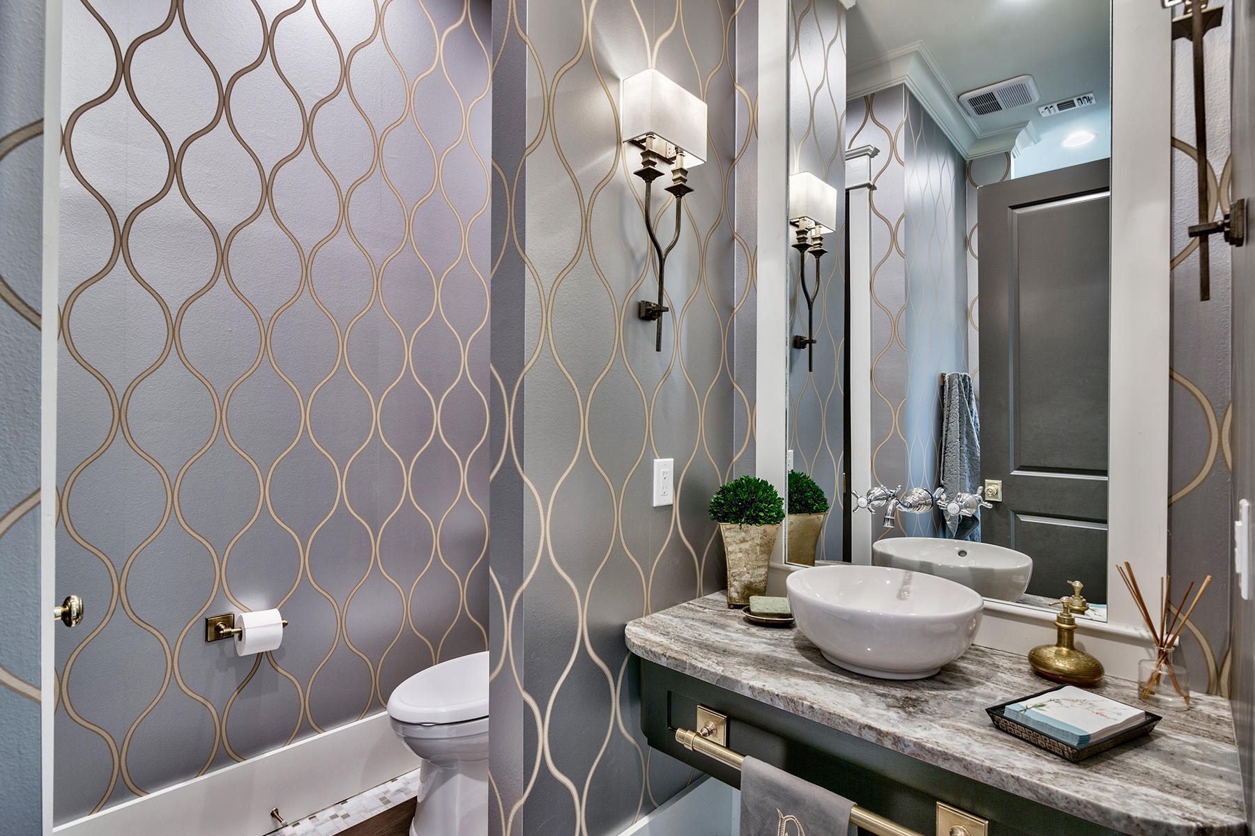 PEACOCKS POINT - Residential