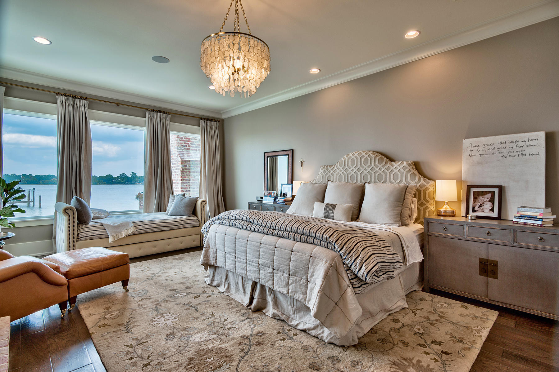 PEACOCKS POINT - Residential