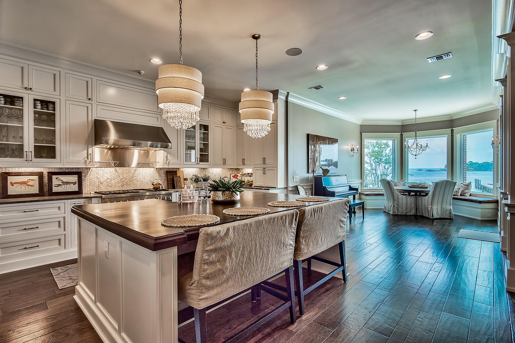 PEACOCKS POINT - Residential