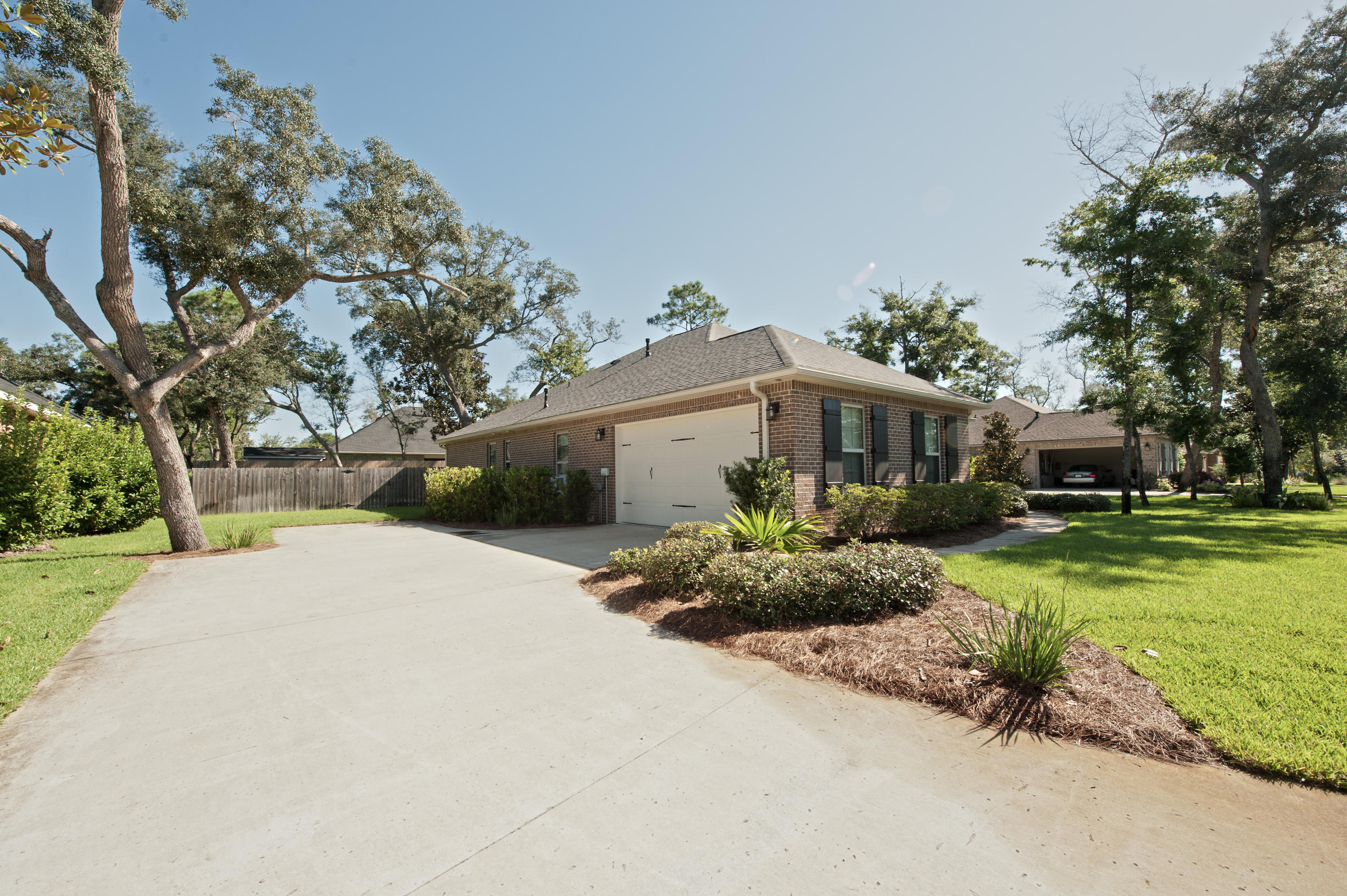 MAGNOLIA WOODS - Residential